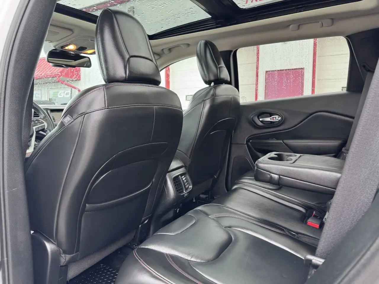 Jeep Cherokee снимка Jeep Cherokee