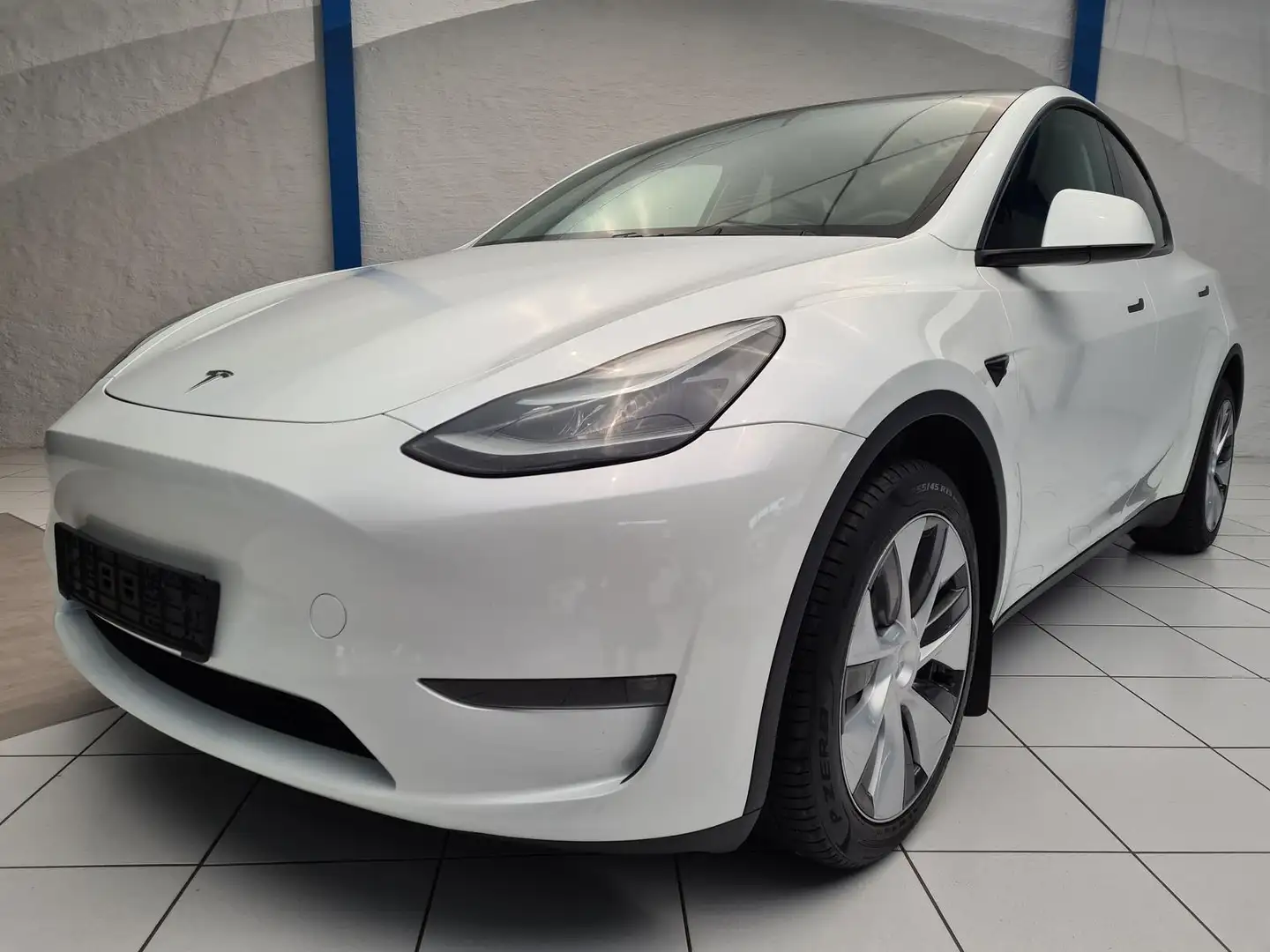 Tesla Model Y Long Range Dual AWD Weiß - 2