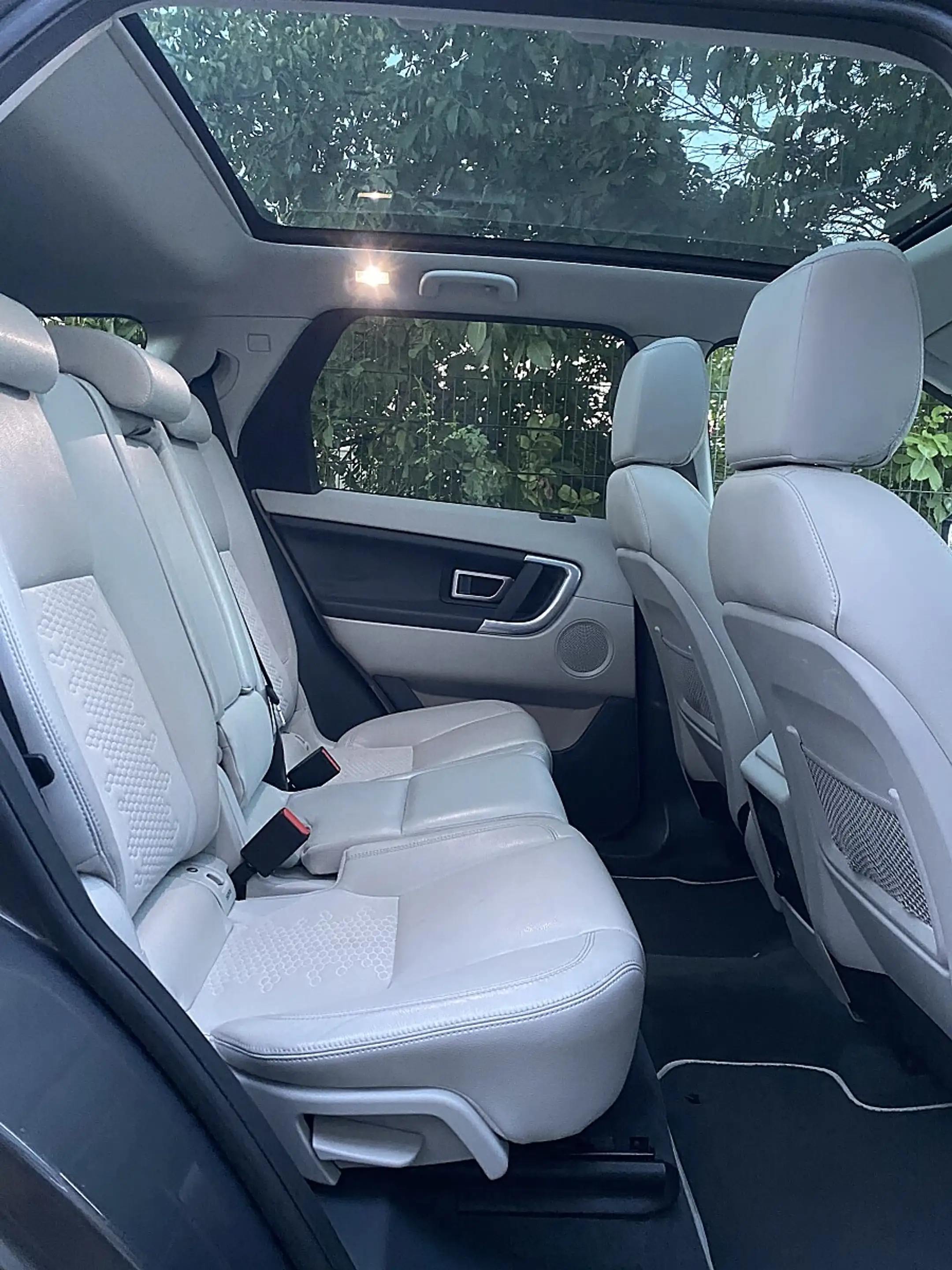 Land Rover Discovery Sport 2,0 TD4 4WD SE e-Capabil. **Panoramadach** — photo 11