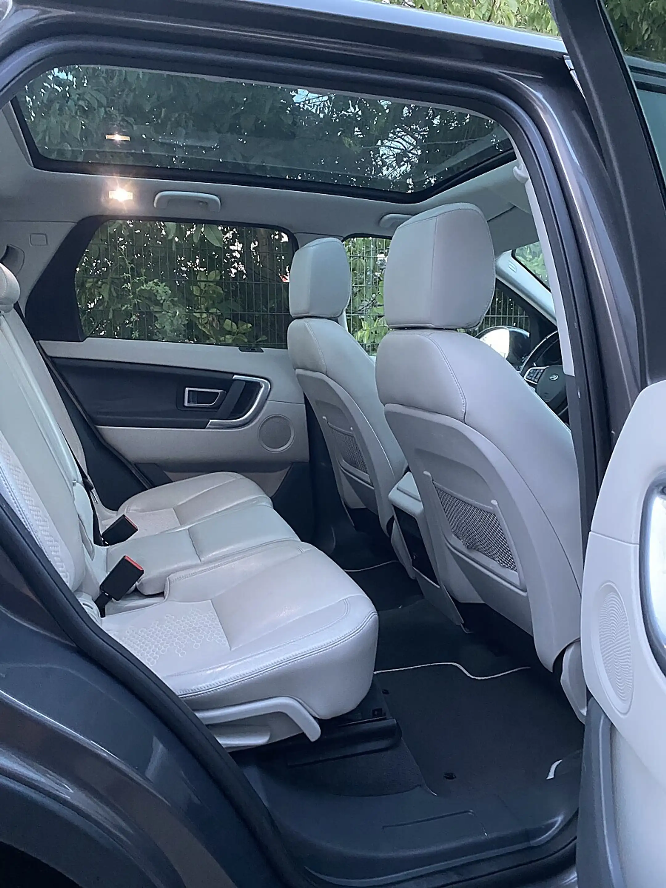Land Rover Discovery Sport 2,0 TD4 4WD SE e-Capabil. **Panoramadach** — photo 13