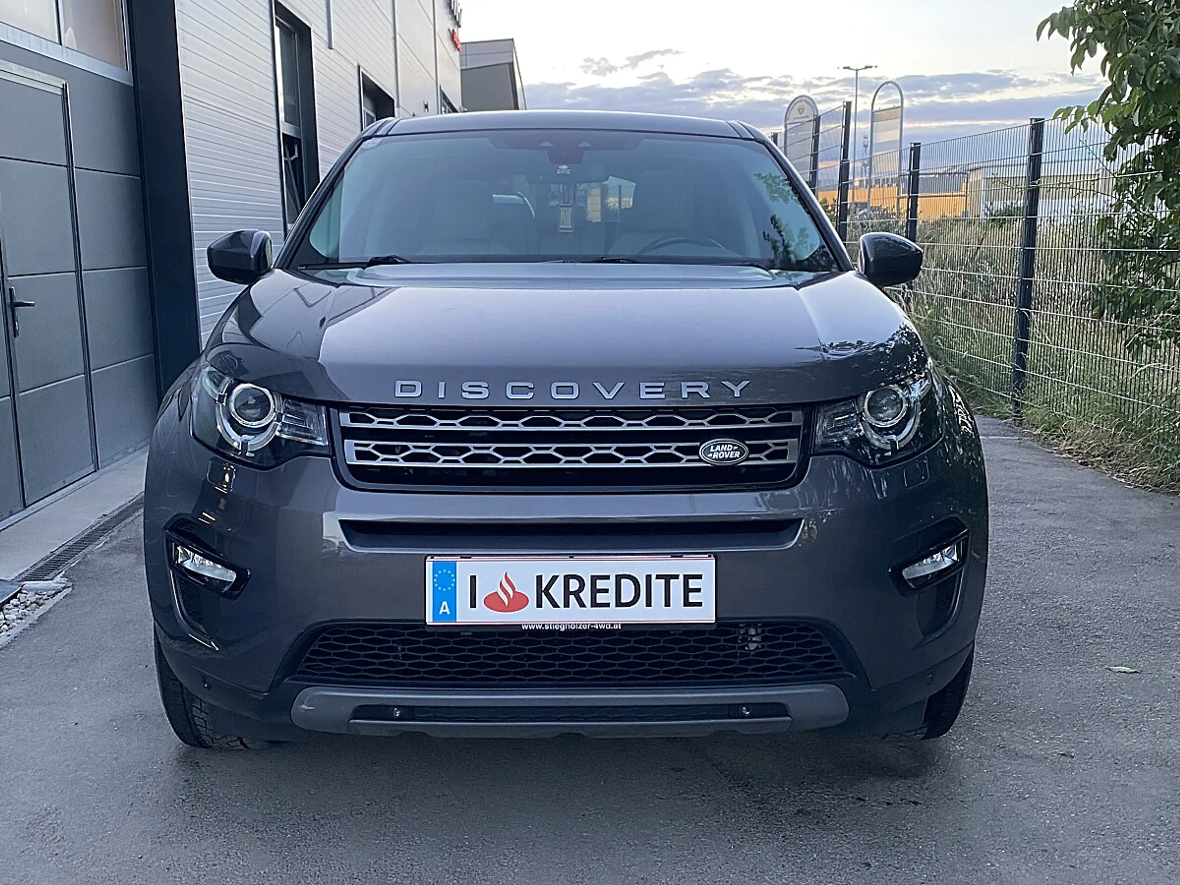 Land Rover Discovery Sport 2,0 TD4 4WD SE e-Capabil. **Panoramadach** — photo 2