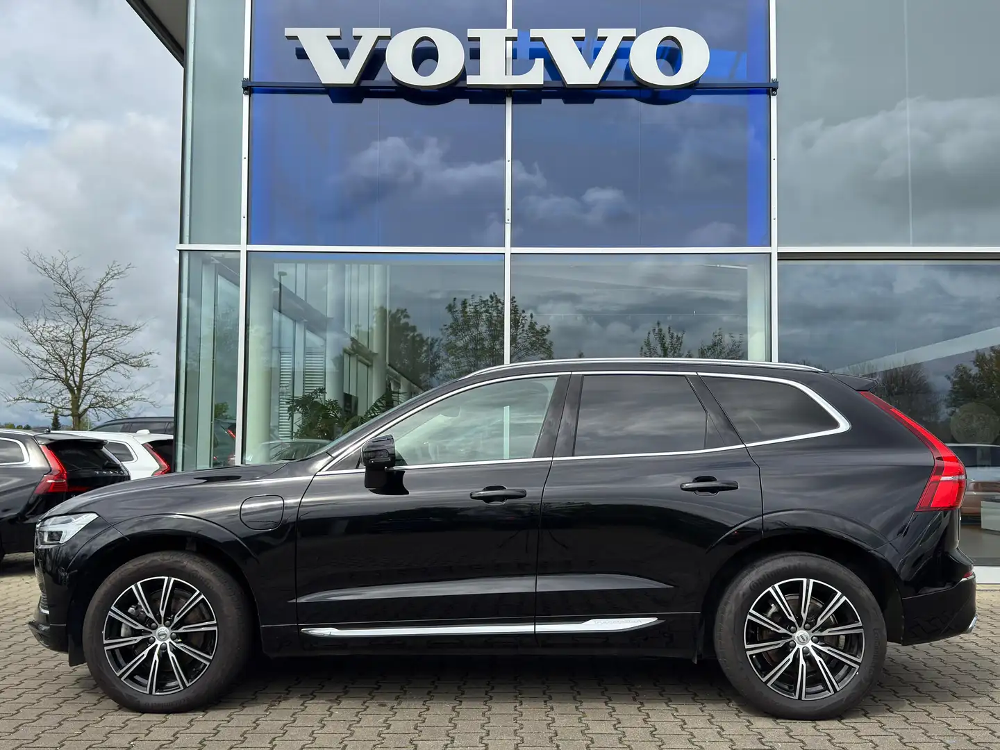 Volvo XC60 T8 Inscription Recharge Plug-In Hybrid AWD Noir - 2