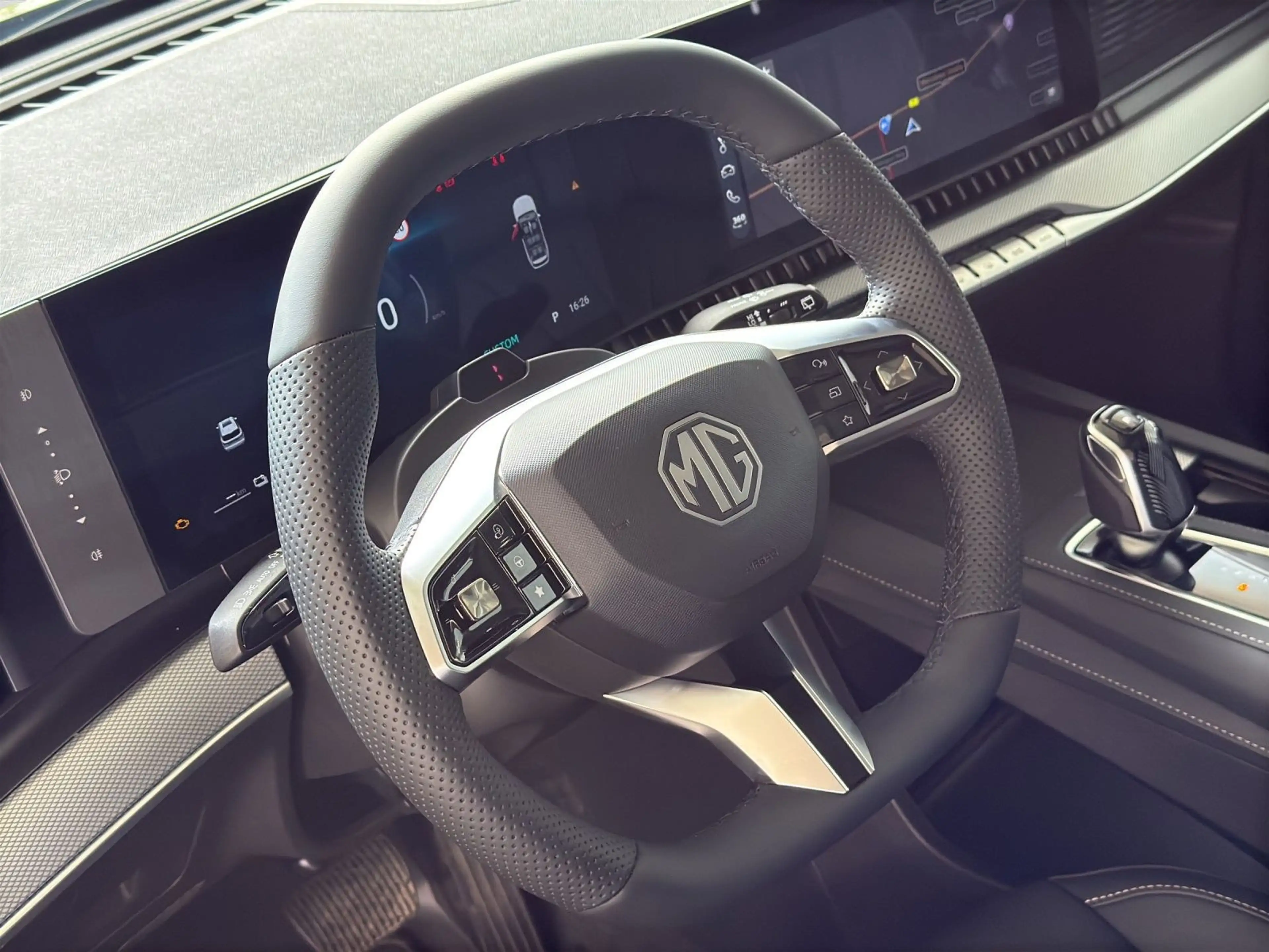 MG MGS9 PHEV Premium 360-Grad-Kamera Bose Pano Memo — photo 9
