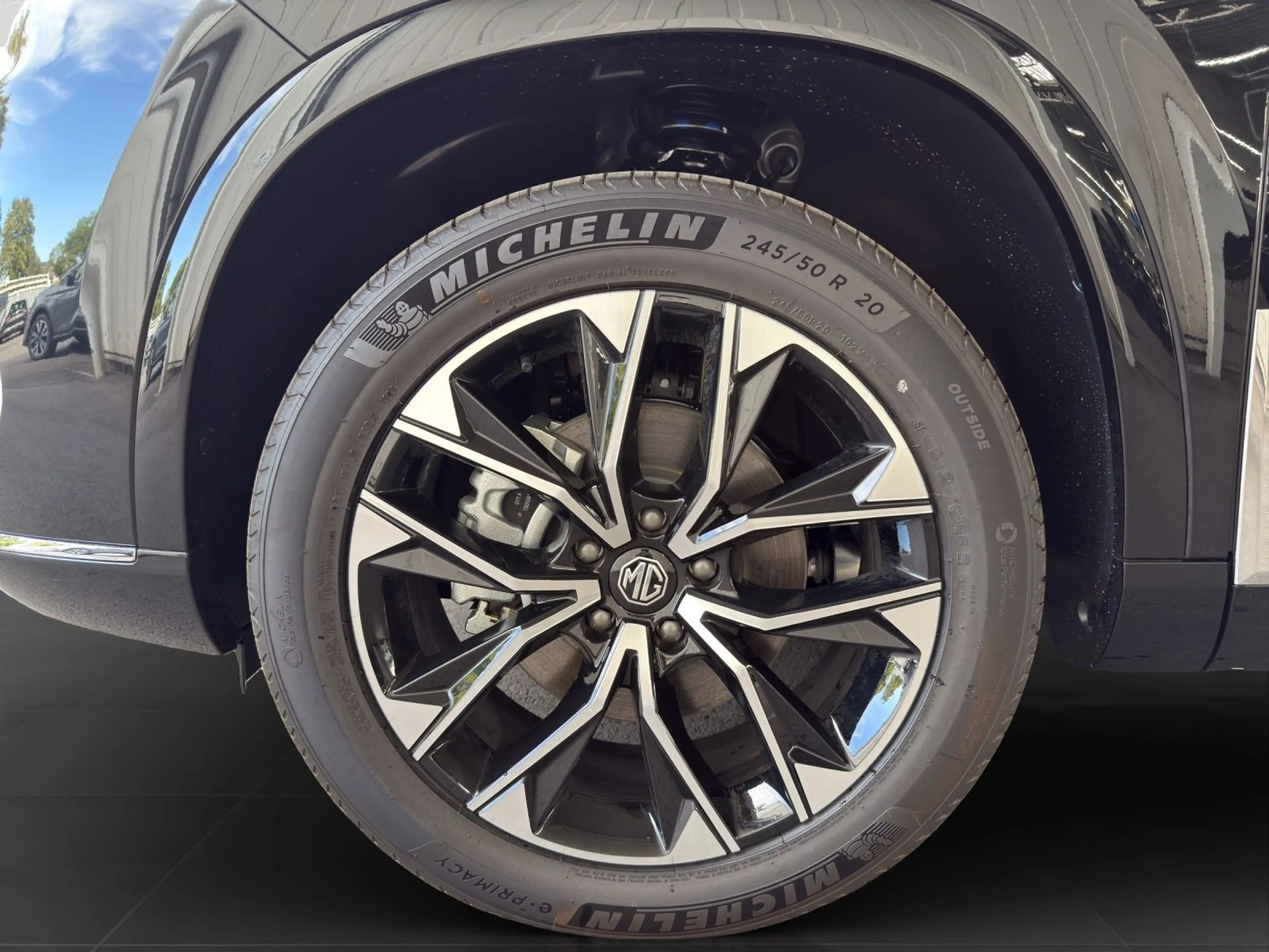 MG MGS9 PHEV Premium 360-Grad-Kamera Bose Pano Memo — photo 7