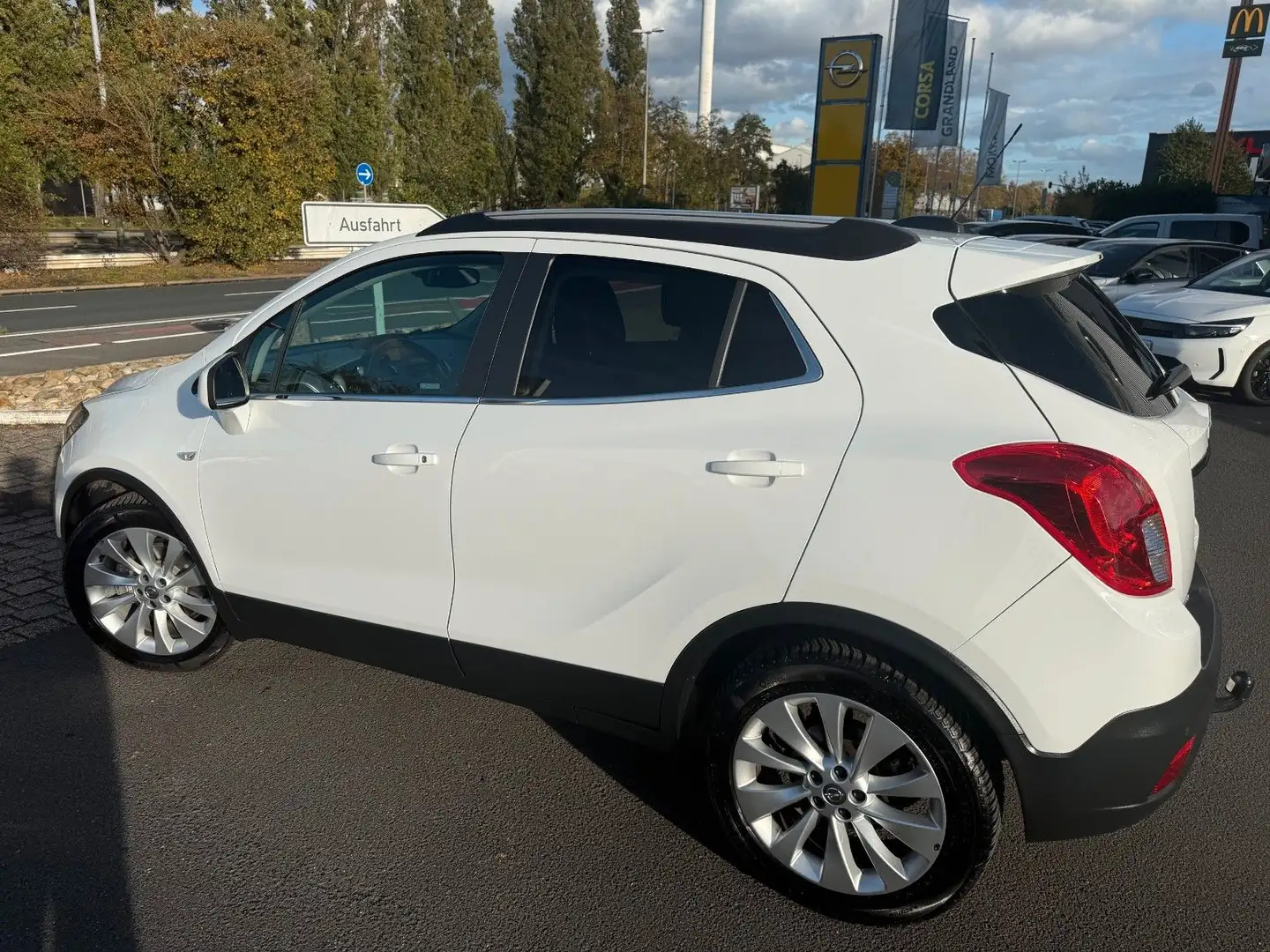 Opel Mokka Innovation 1.4(140PS) NAVI, RFK, SHZ,AHK Blanc - 2