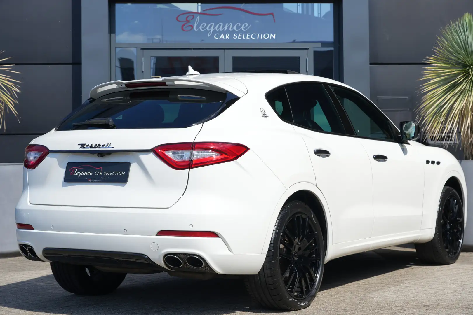 Maserati Levante 3.0 V6 D AWD 275pk Panoramadak/Stoelverwarming/360 Wit - 2