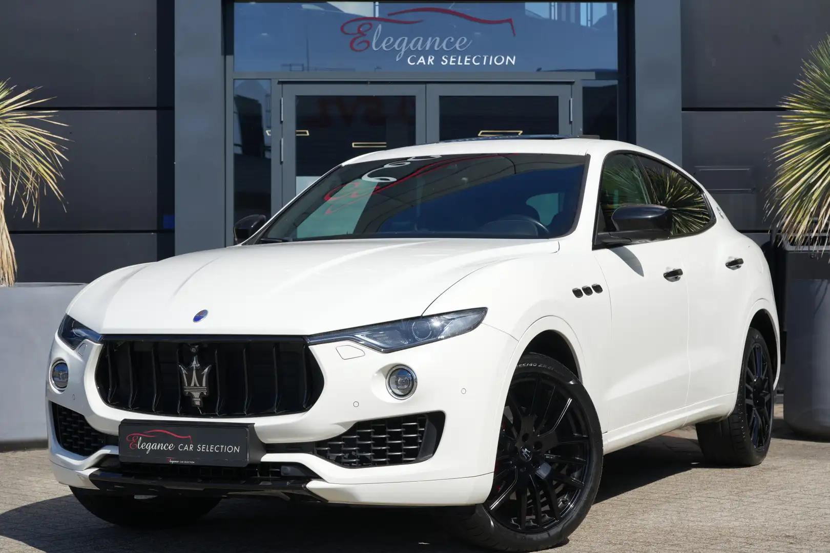 Maserati Levante 3.0 V6 D AWD 275pk Panoramadak/Stoelverwarming/360 Wit - 1
