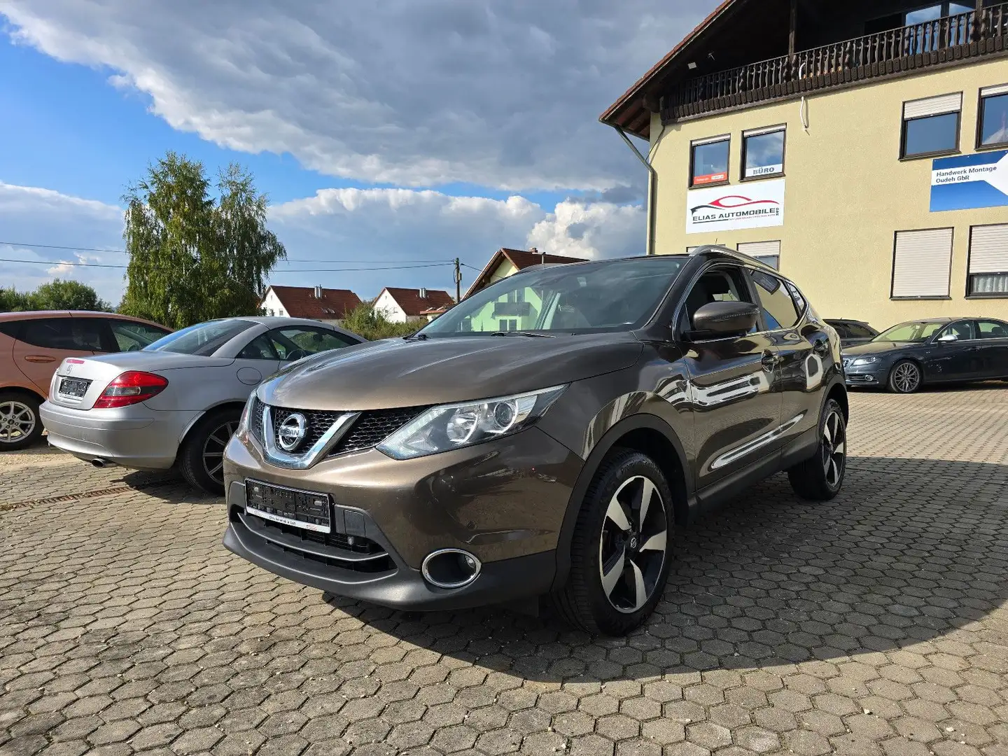 Nissan Qashqai N-Connecta / Braun - 1