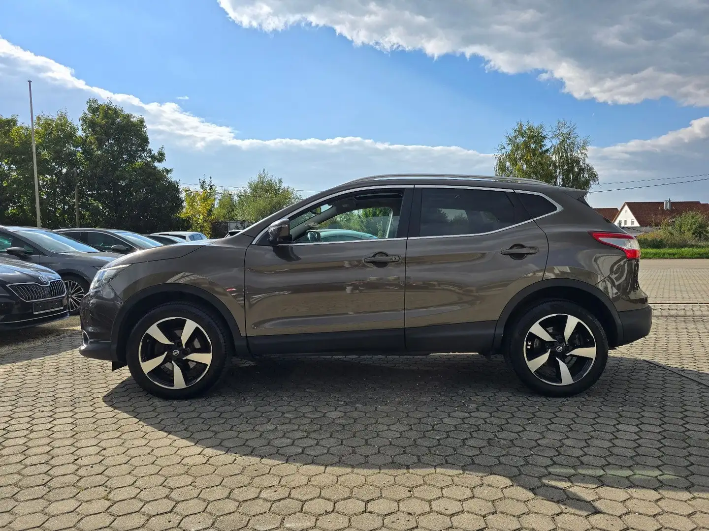 Nissan Qashqai N-Connecta / Braun - 2