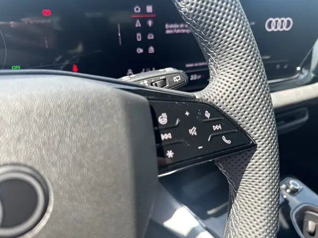 Audi A6 view 16