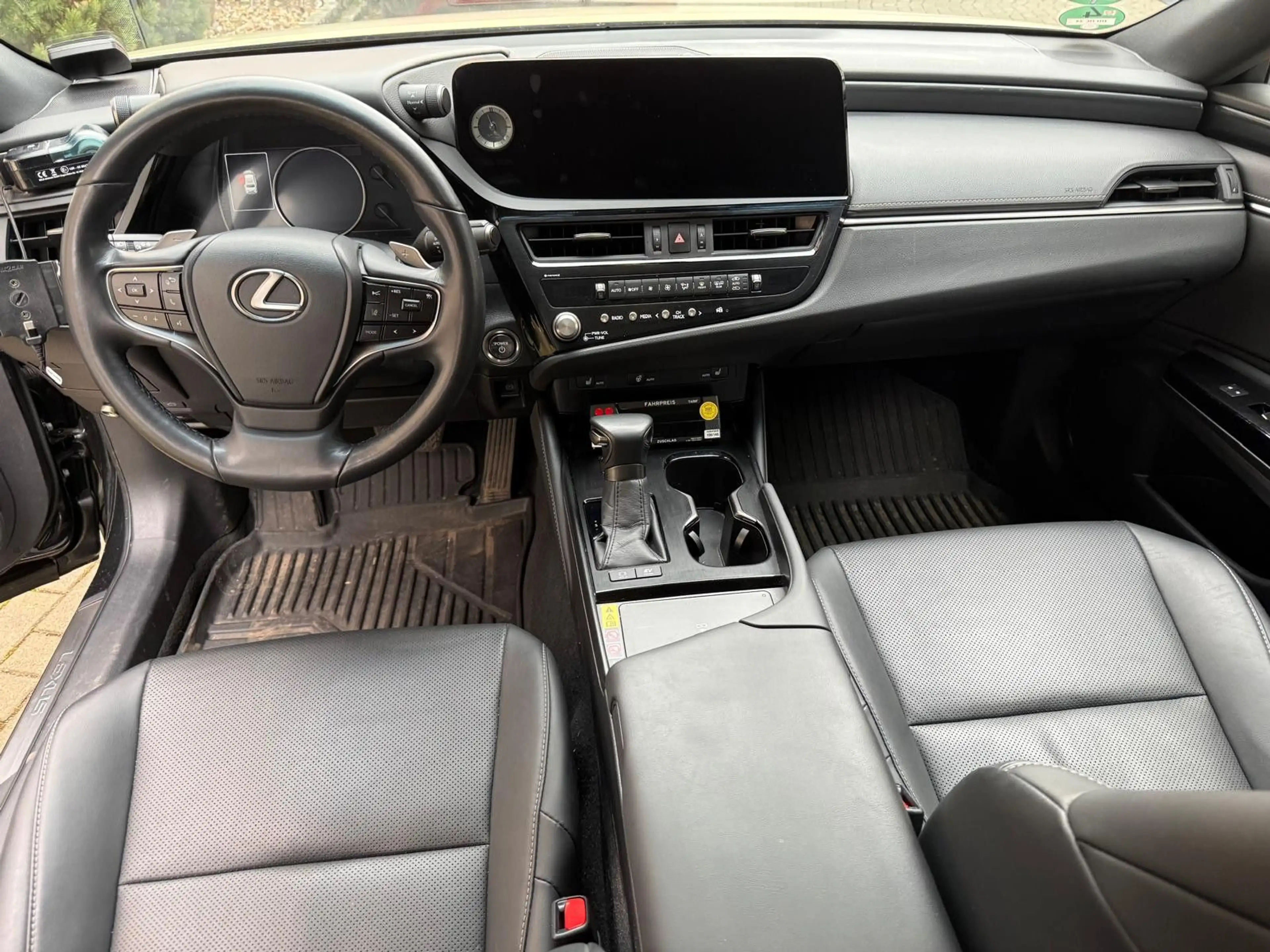 Lexus ES 300 h Business Line/ TAXI — photo 12