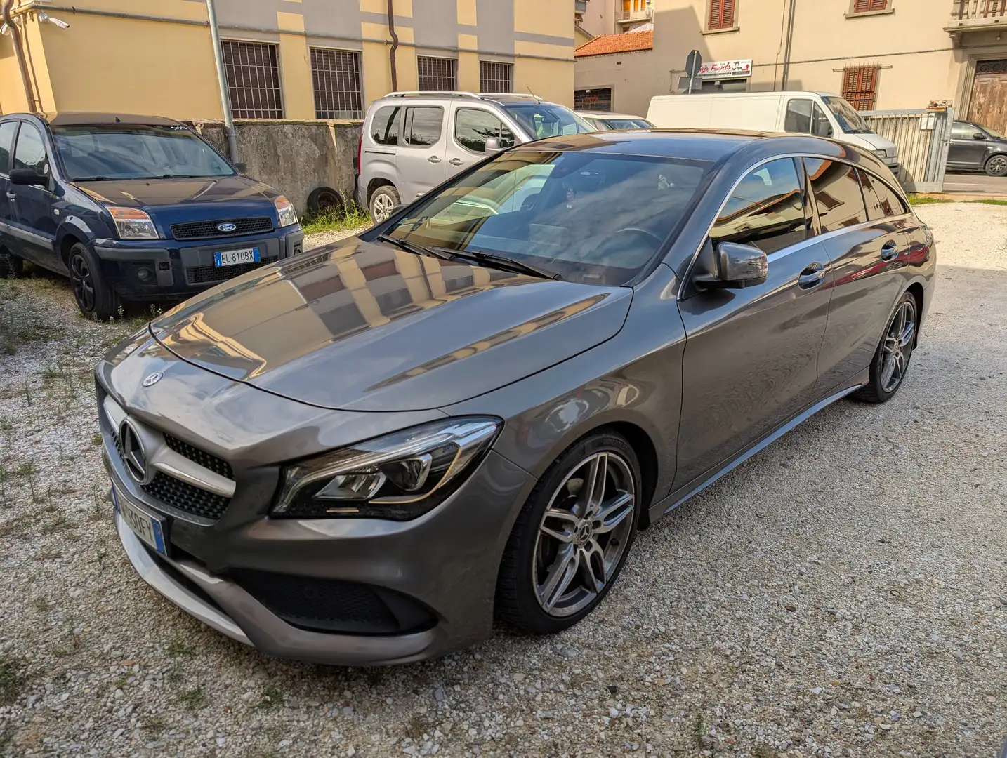 Mercedes-Benz CLA 200 d Shooting Brake Sport 4matic auto TAGL.MERCEDES Gris - 1