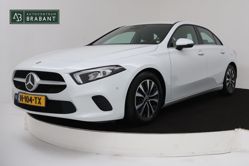 Mercedes-Benz A 180 Business Solution (NAVIGATIE, CAMERA, STOELVERWARM