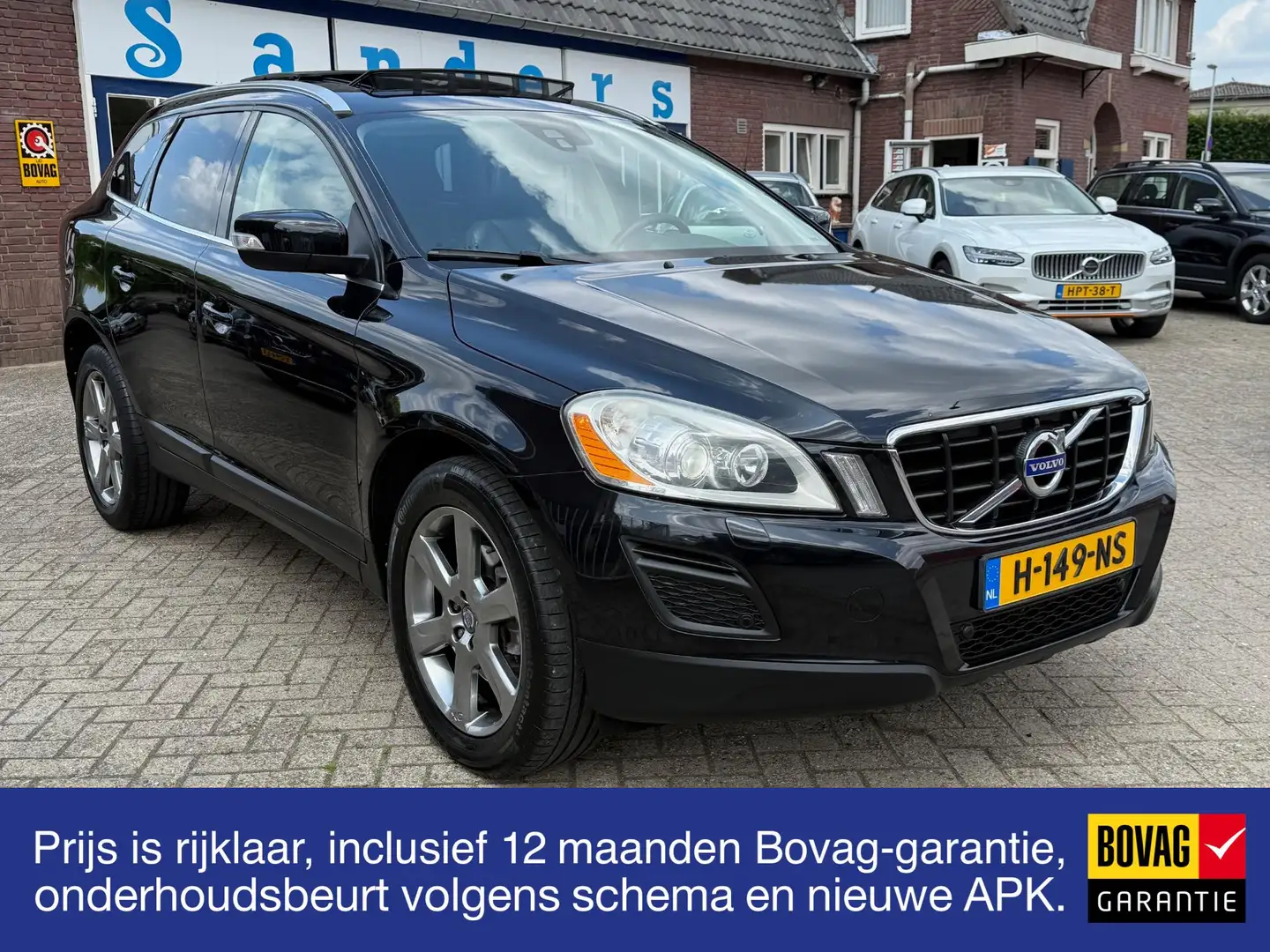 Volvo XC60 2.0 D4 163 pk 5 cil. Summum Plus-line Family-line Zwart - 1