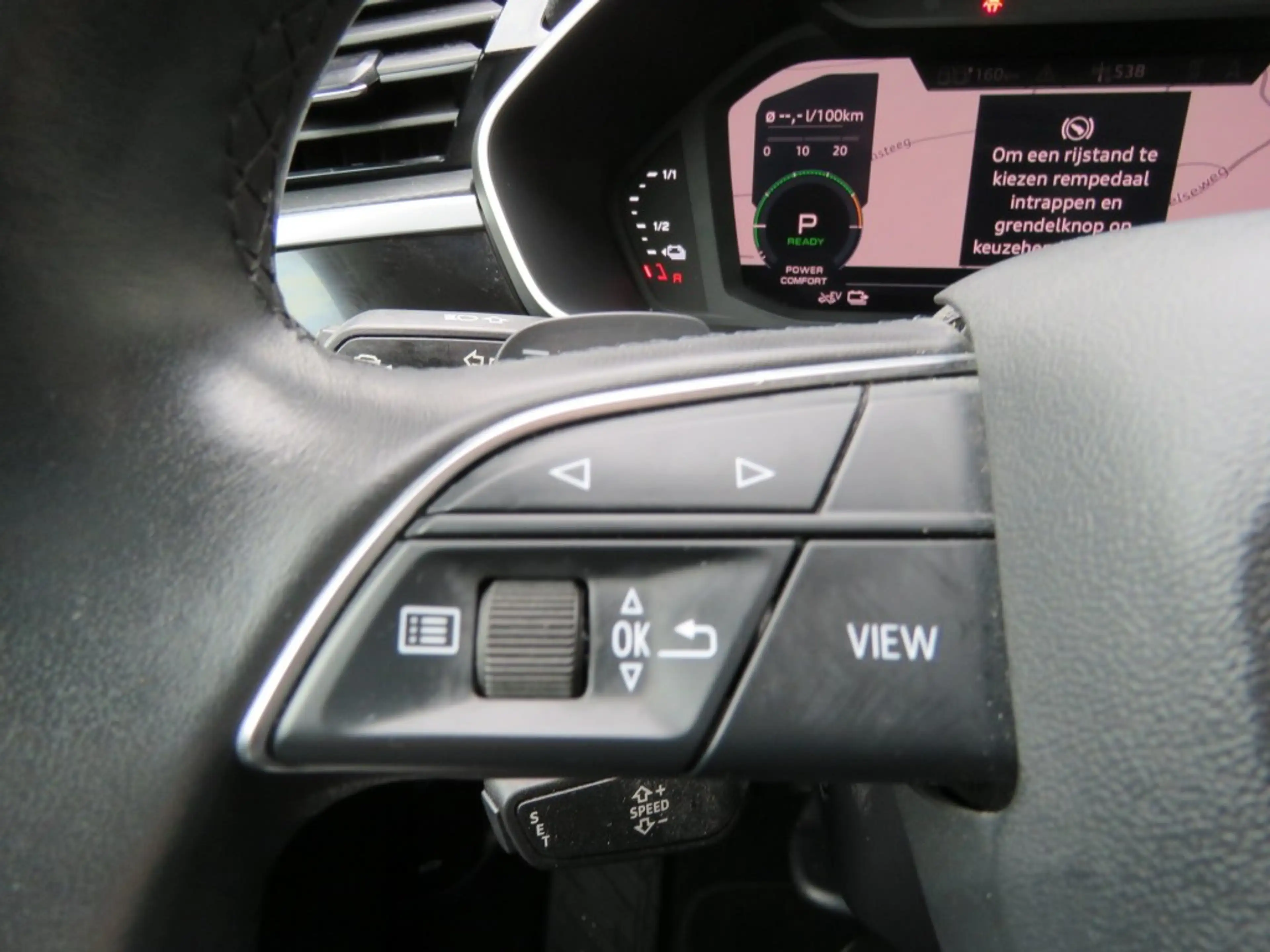Audi Q3 45 TFSIe 245pk EDITION / 20 Inch / Camera / Matrix — photo 33