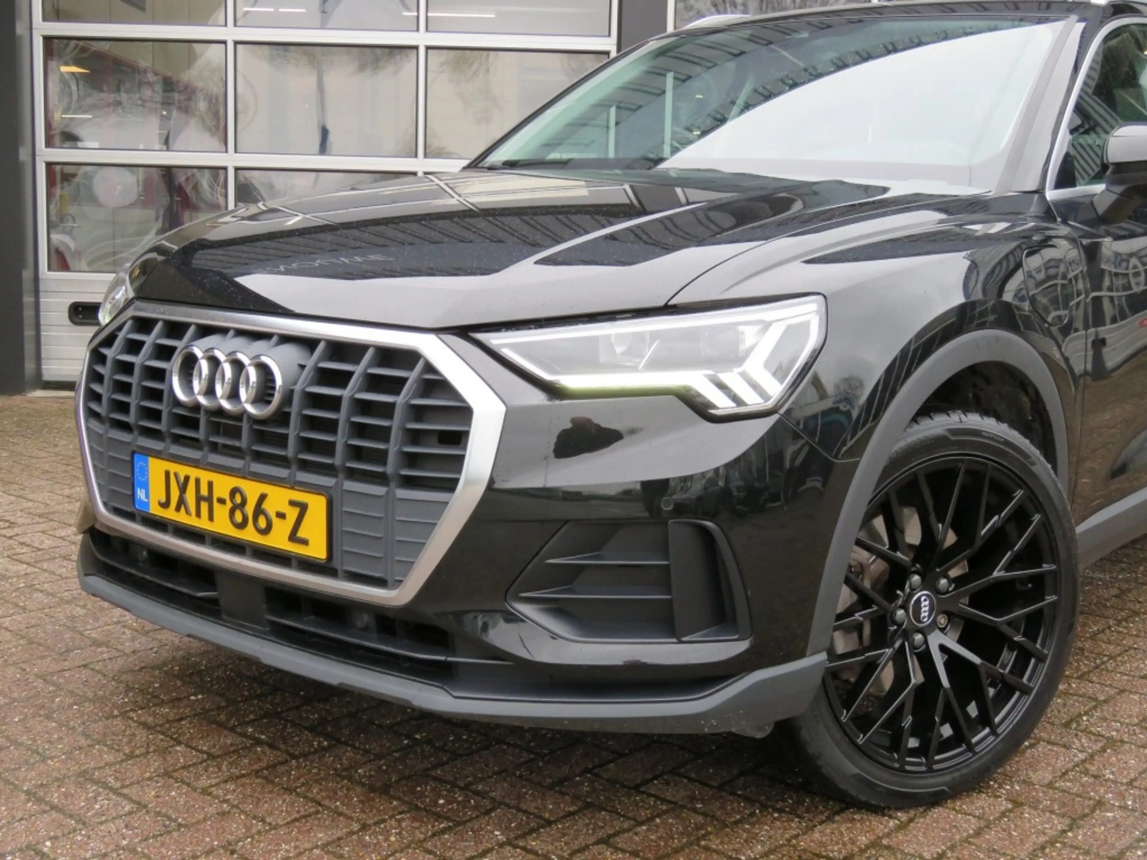 Audi Q3 45 TFSIe 245pk EDITION / 20 Inch / Camera / Matrix — photo 9