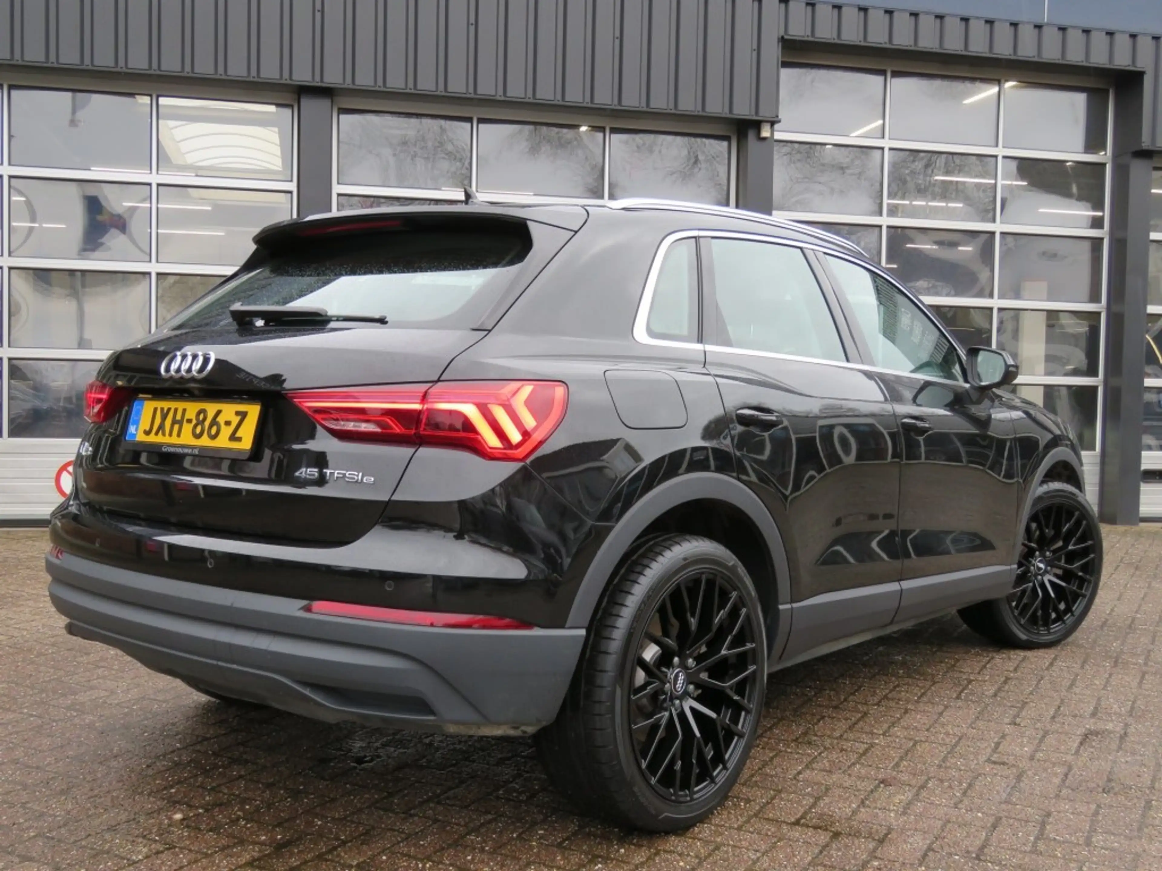 Audi Q3 45 TFSIe 245pk EDITION / 20 Inch / Camera / Matrix — photo 39