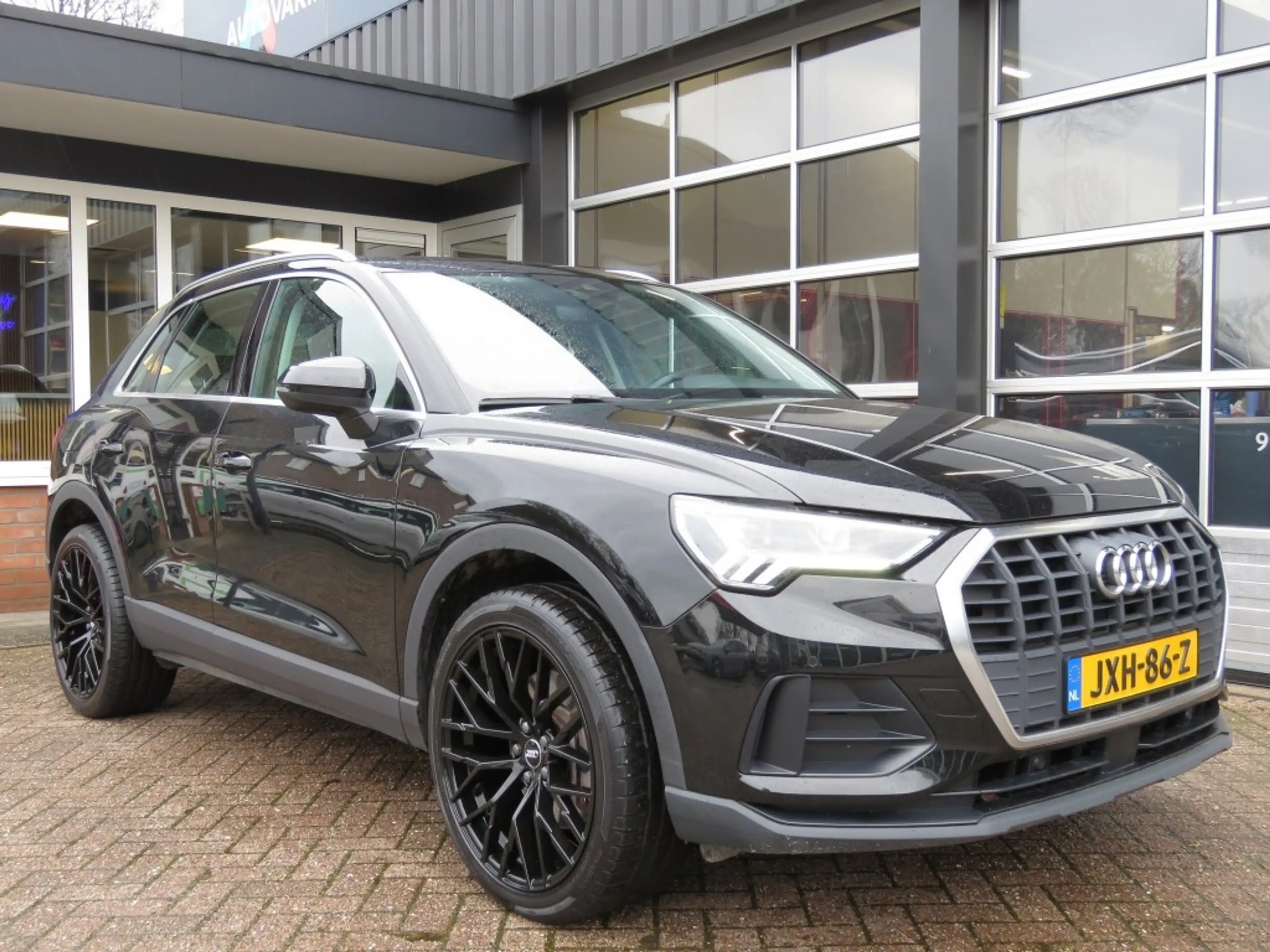 Audi Q3 45 TFSIe 245pk EDITION / 20 Inch / Camera / Matrix — photo 32