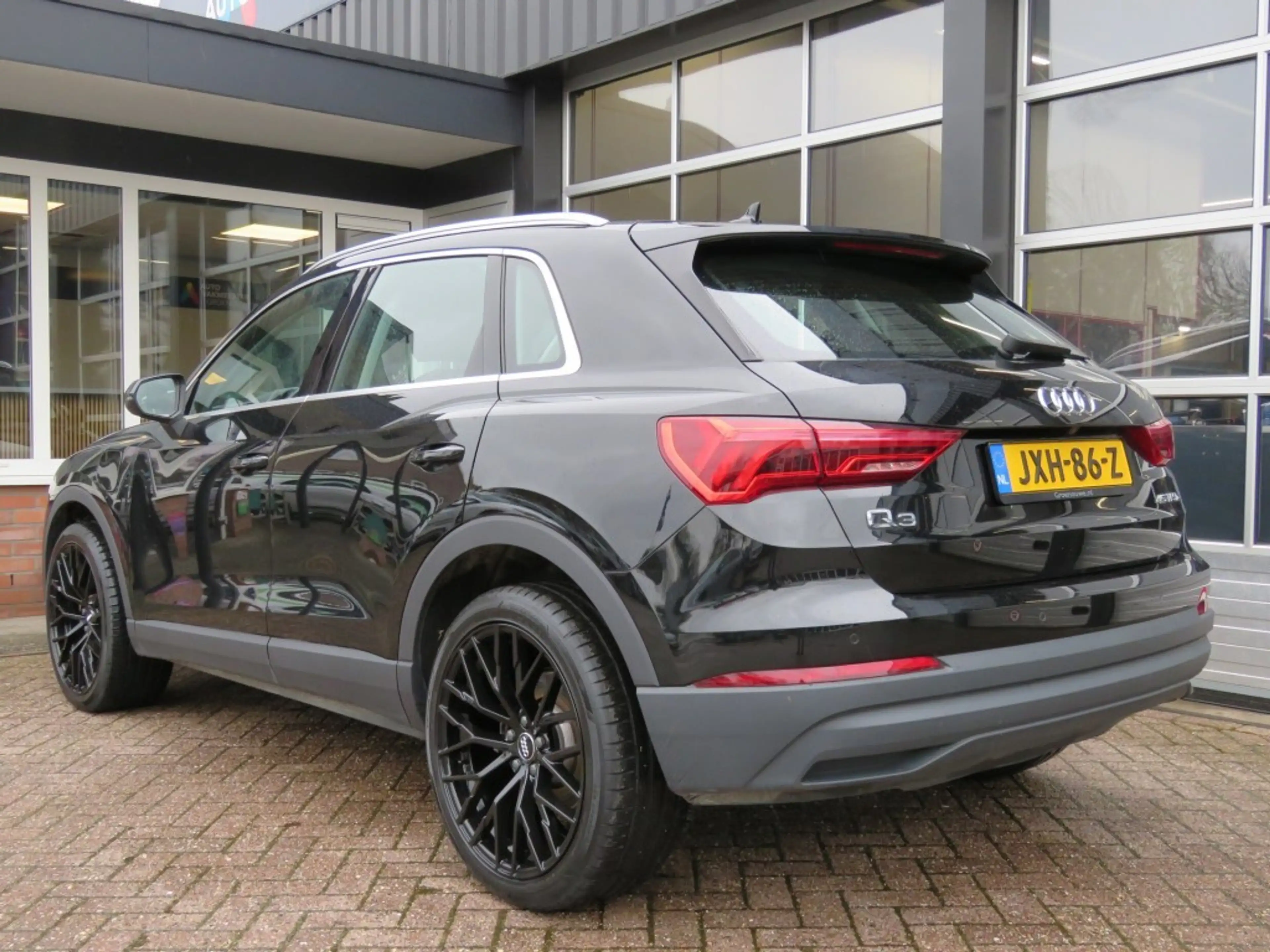 Audi Q3 45 TFSIe 245pk EDITION / 20 Inch / Camera / Matrix — photo 18
