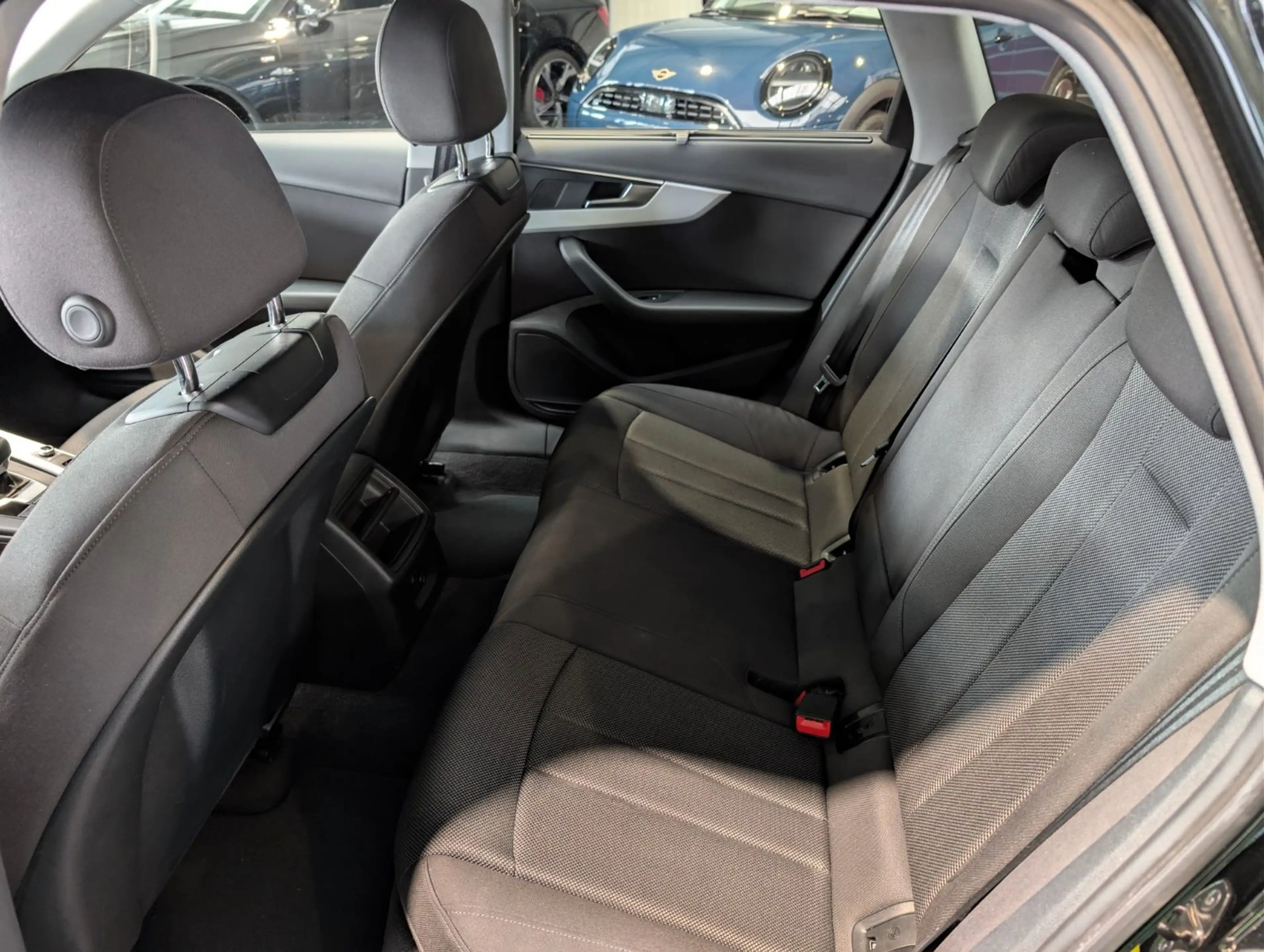 Audi A4 Avant 35 TFSI S tronic advanced 1.Hand — photo 9
