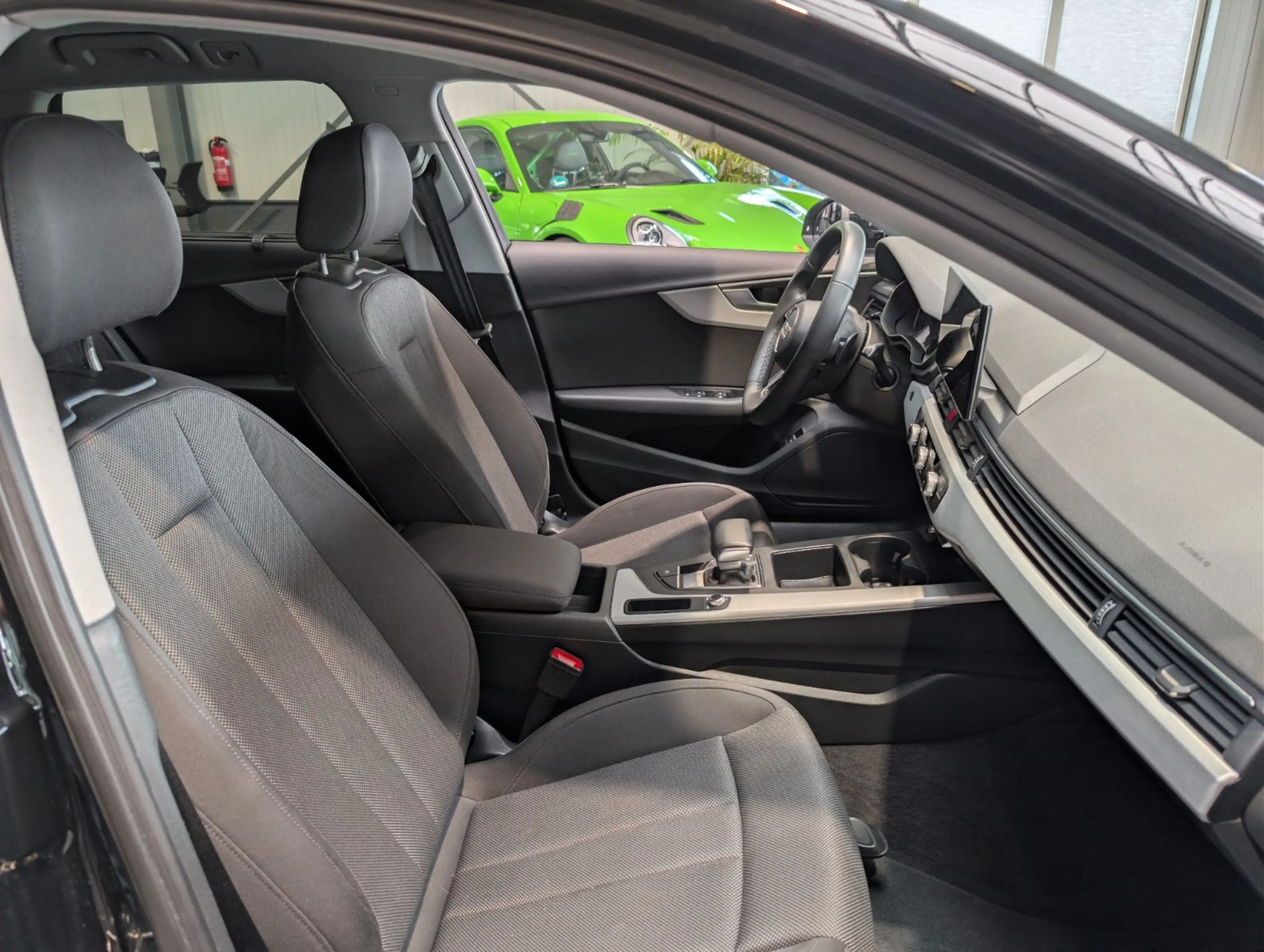Audi A4 Avant 35 TFSI S tronic advanced 1.Hand — photo 11