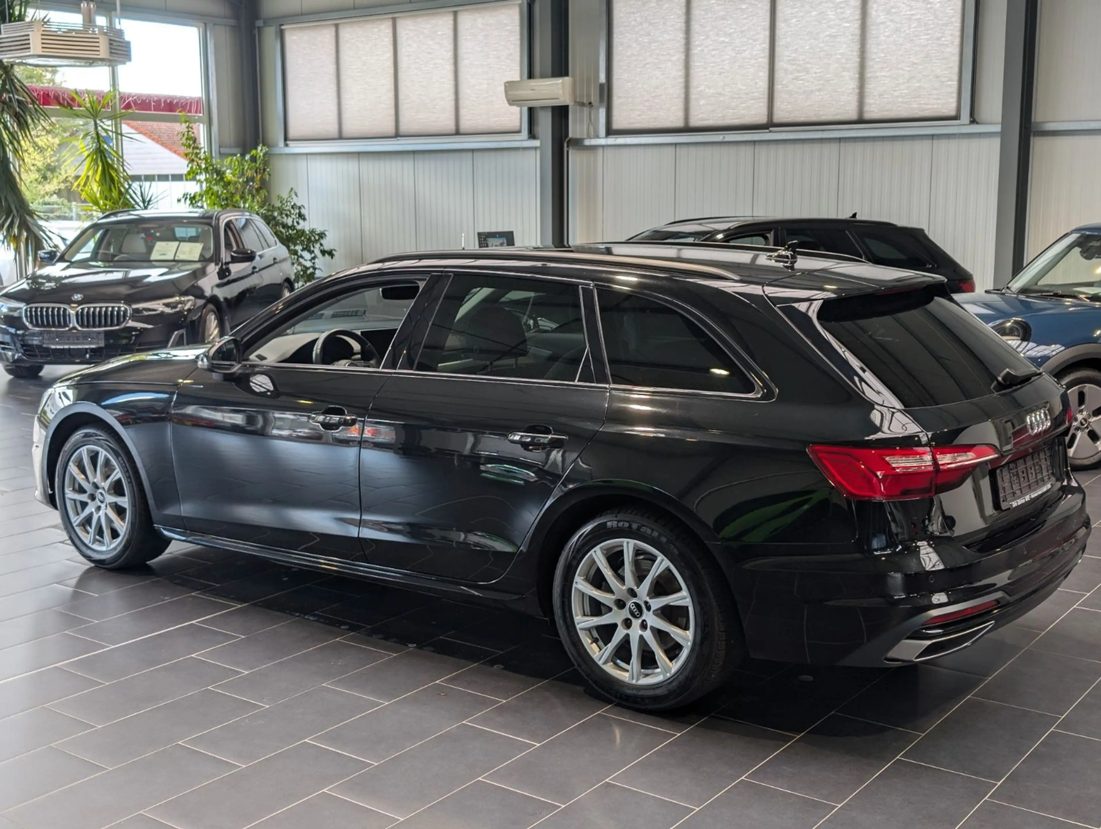 Audi A4 Avant 35 TFSI S tronic advanced 1.Hand — photo 2
