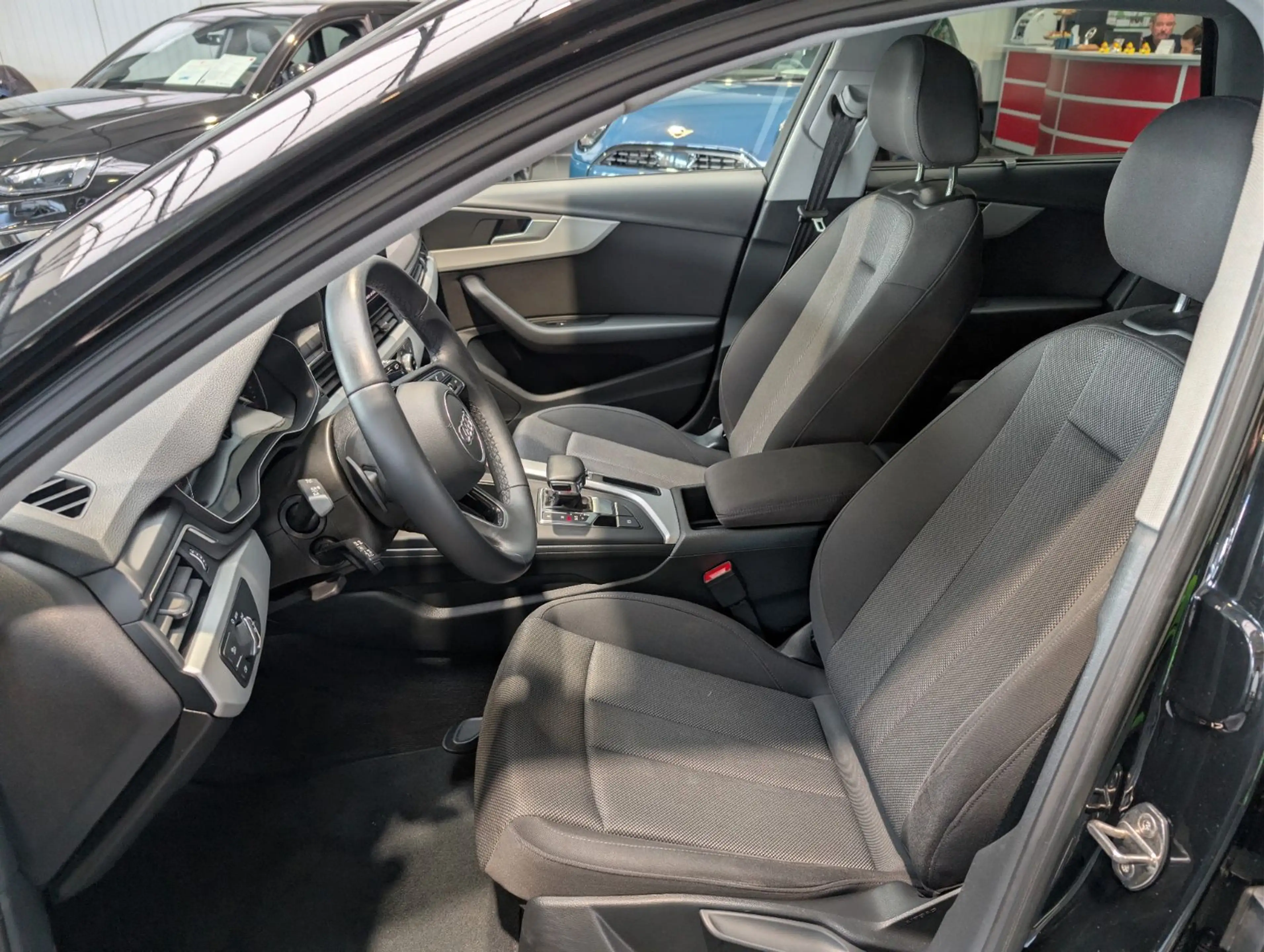 Audi A4 Avant 35 TFSI S tronic advanced 1.Hand — photo 8