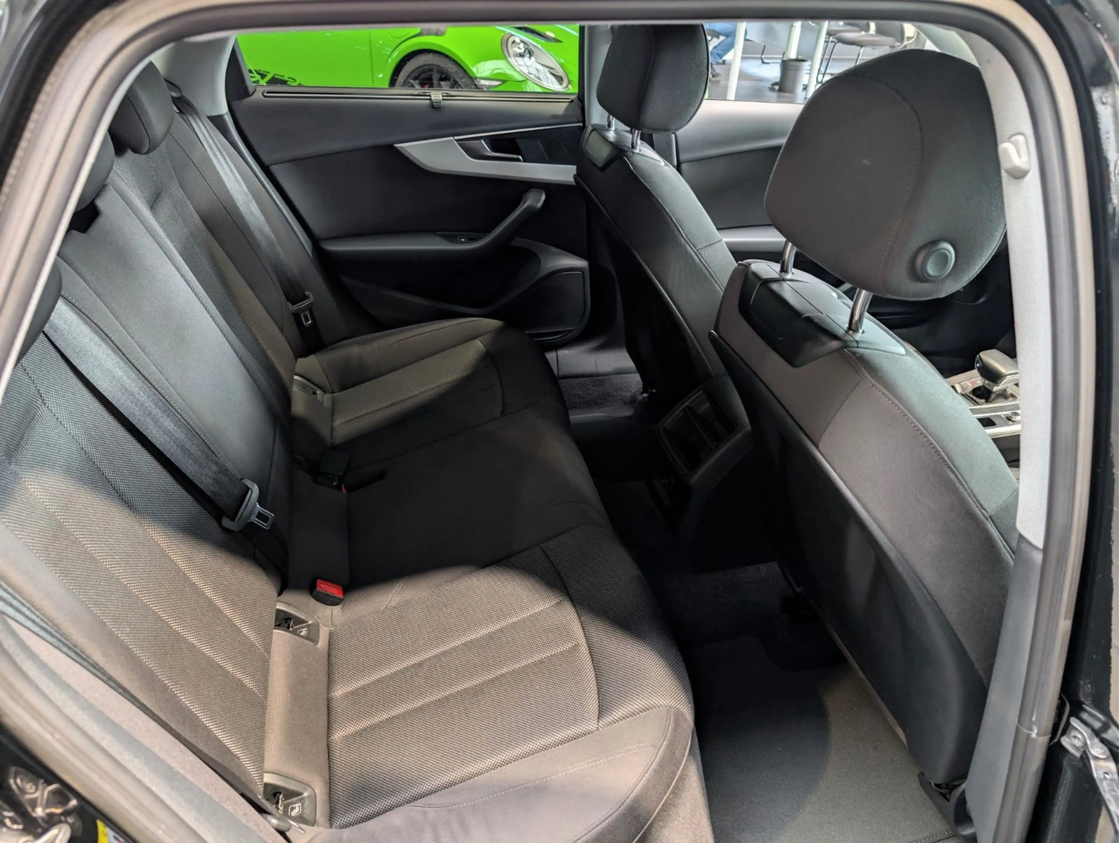 Audi A4 Avant 35 TFSI S tronic advanced 1.Hand — photo 10