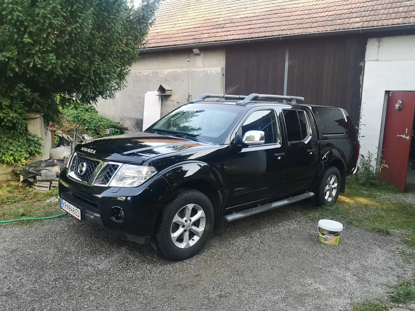 Nissan Navara D40 Schwarz - 1