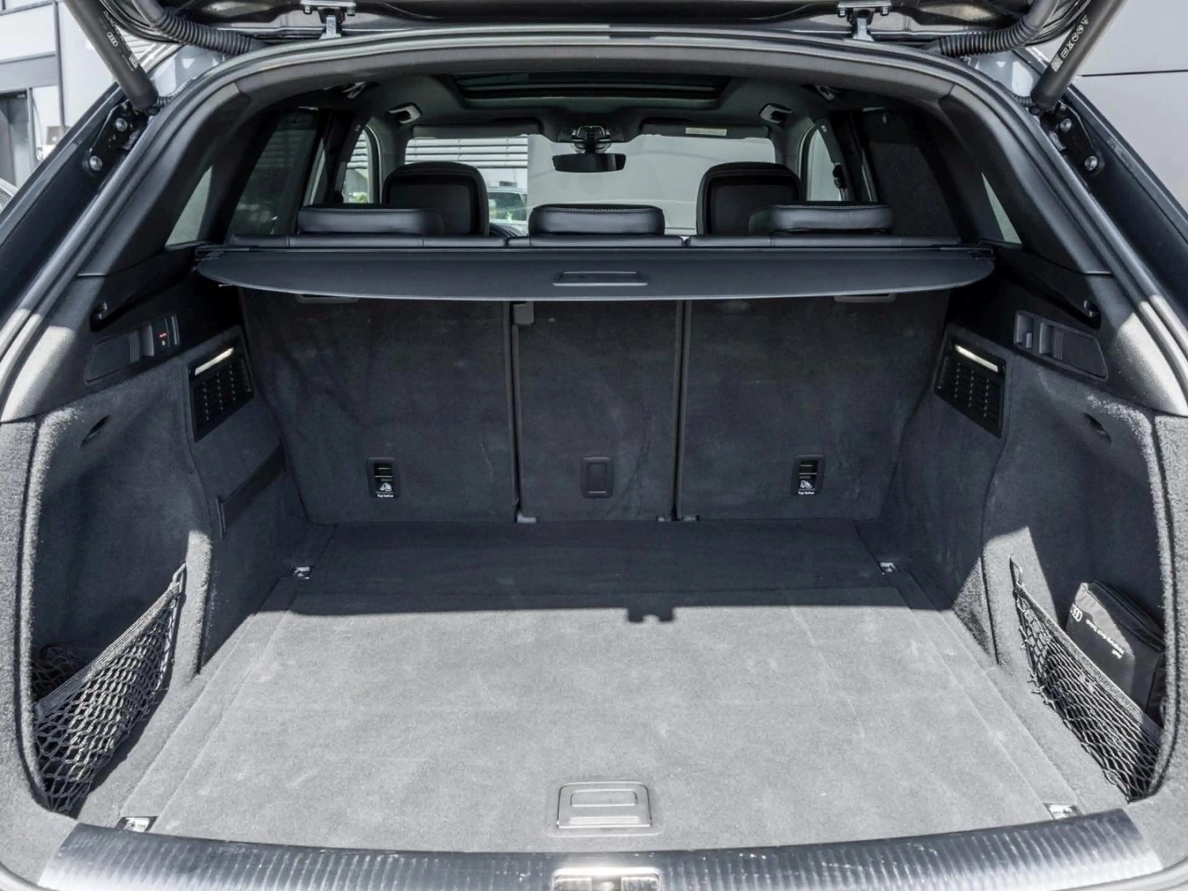 Audi SQ5 3.0 TDI MMINavi+ Panorama Kamera Memory AHK — photo 6