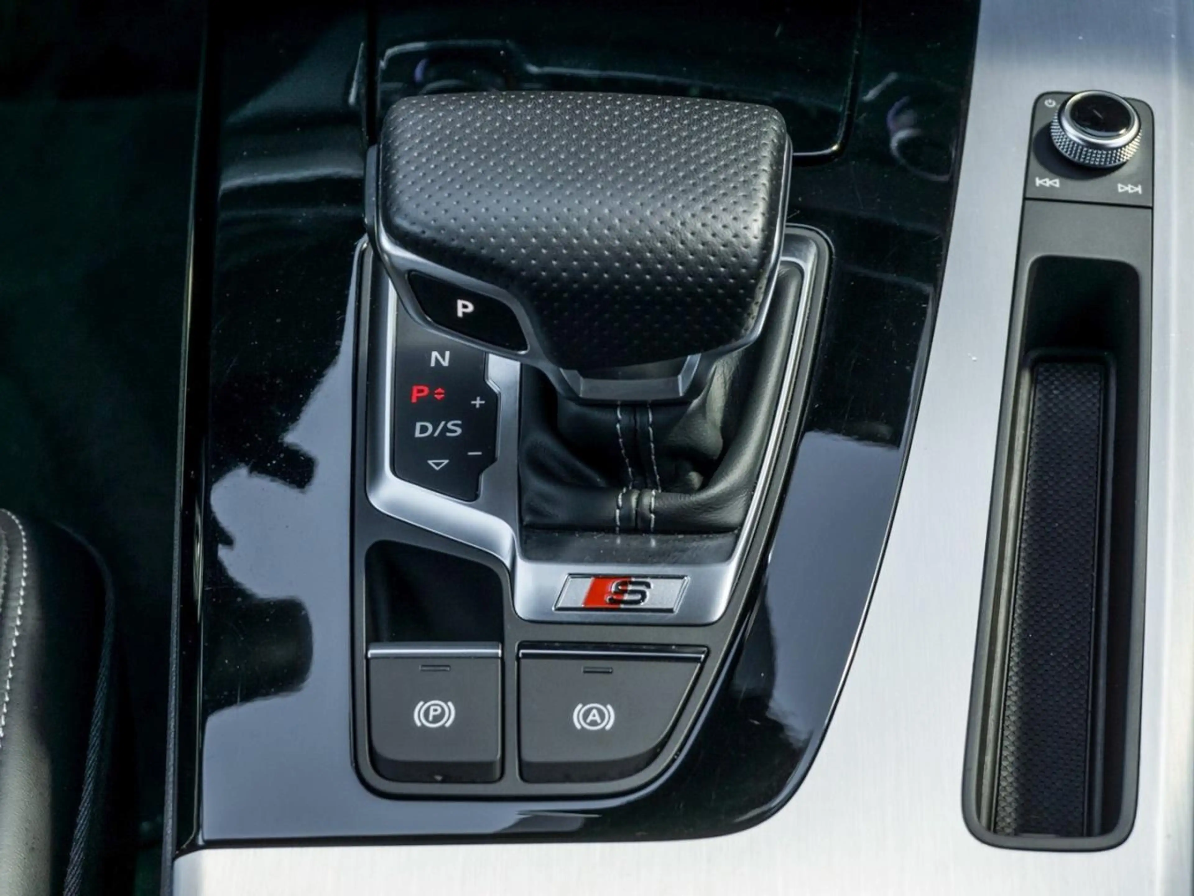 Audi SQ5 3.0 TDI MMINavi+ Panorama Kamera Memory AHK — photo 15