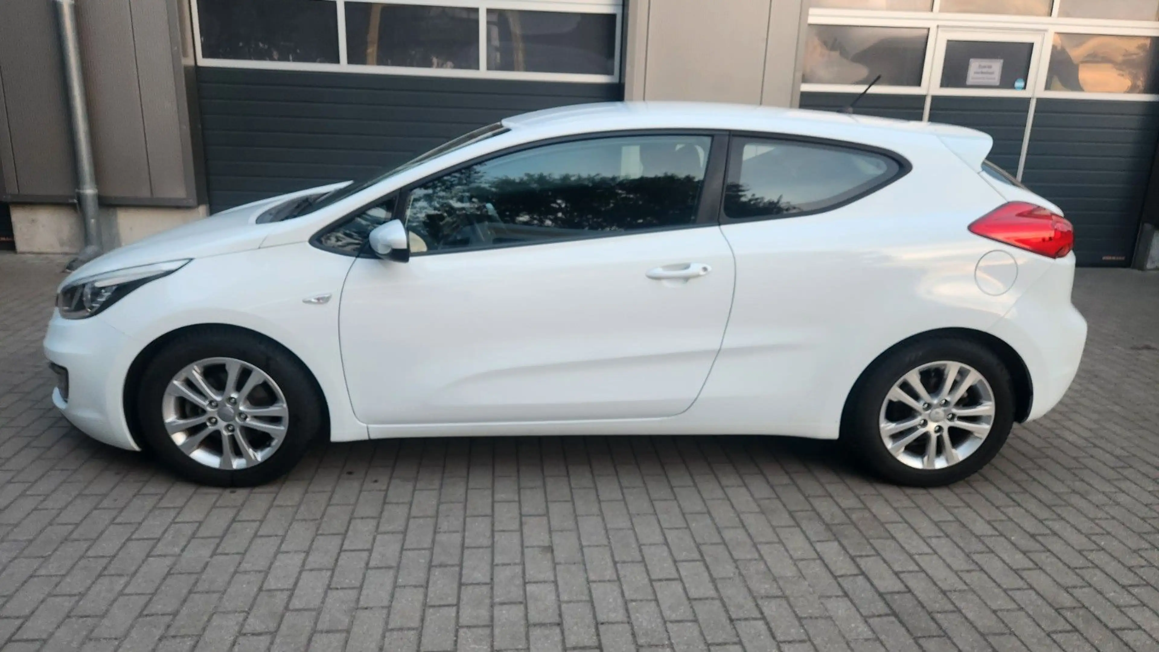 Kia ProCeed / pro_cee'd ProCeed Edition 7*Emotion-Paket*HU/AU neu*1.Hand — photo 3