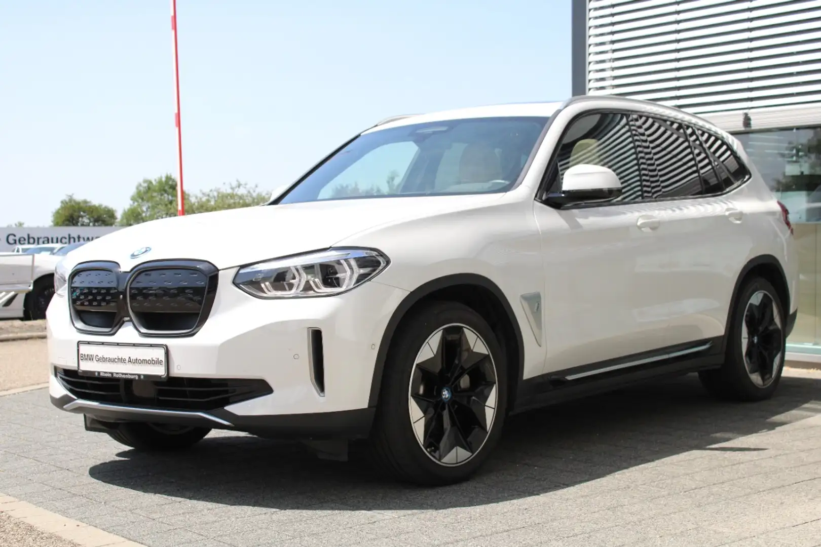 BMW iX3 Impressive HeadUp AHK 360 Cam ACC Harman Pan Wit - 1