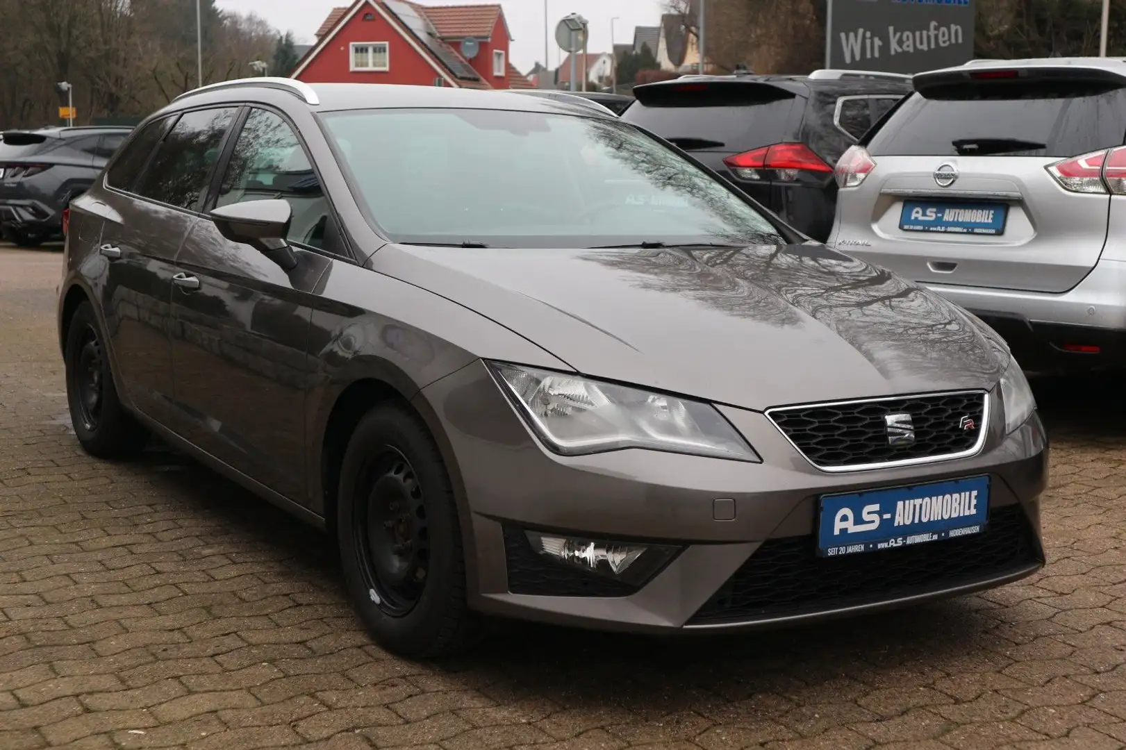 SEAT Leon ST FR *2.HAND/KLIMAAUTO/LED/TEMPO/AHK* Grijs - 1