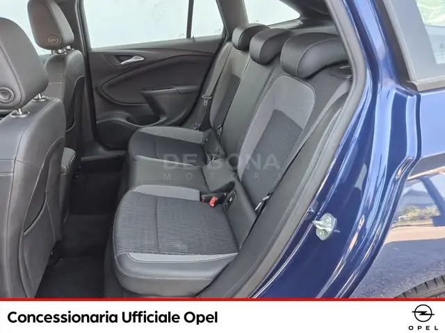 Opel Astra view 8