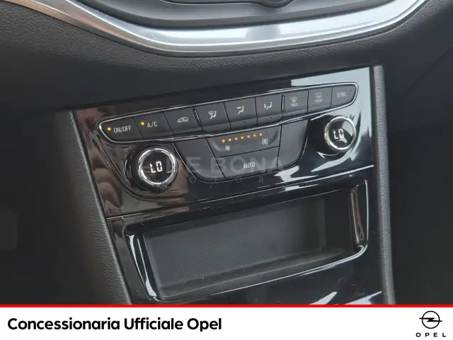 Opel Astra view 14
