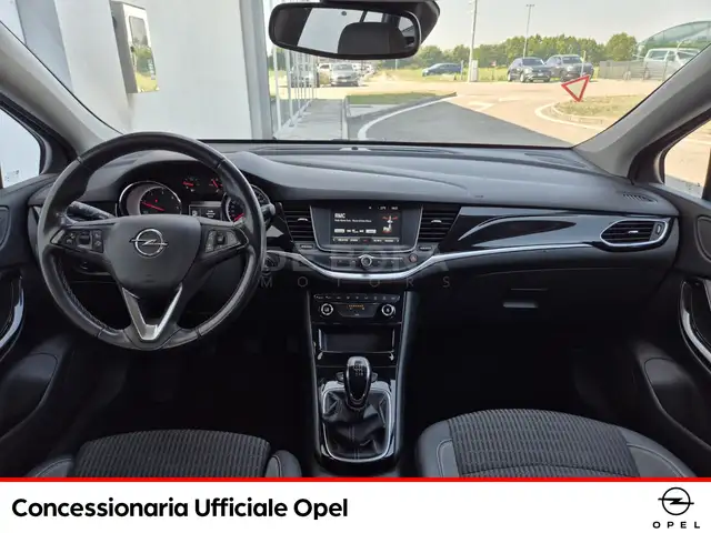 Opel Astra view 9