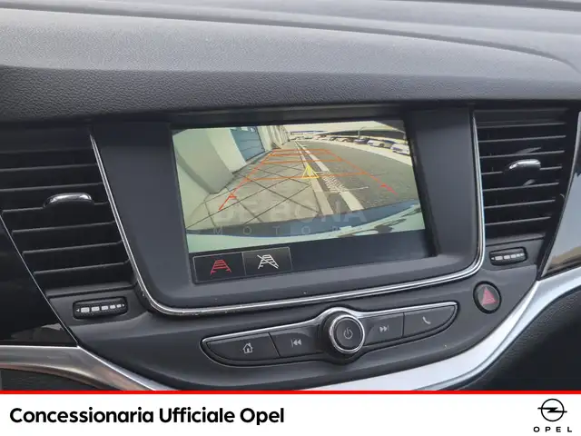 Opel Astra view 12