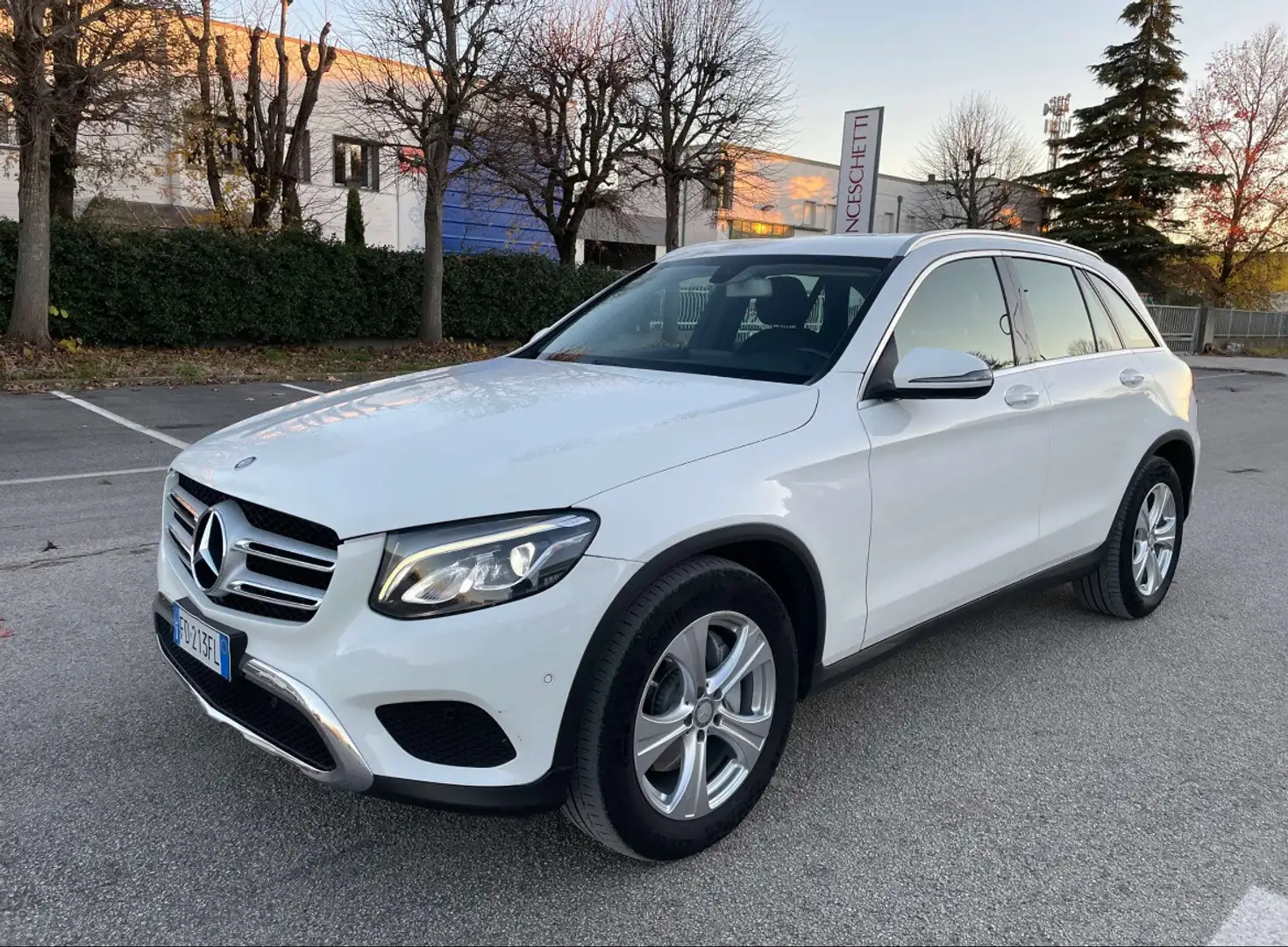 Mercedes-Benz GLC 200 Executive Білий - 2