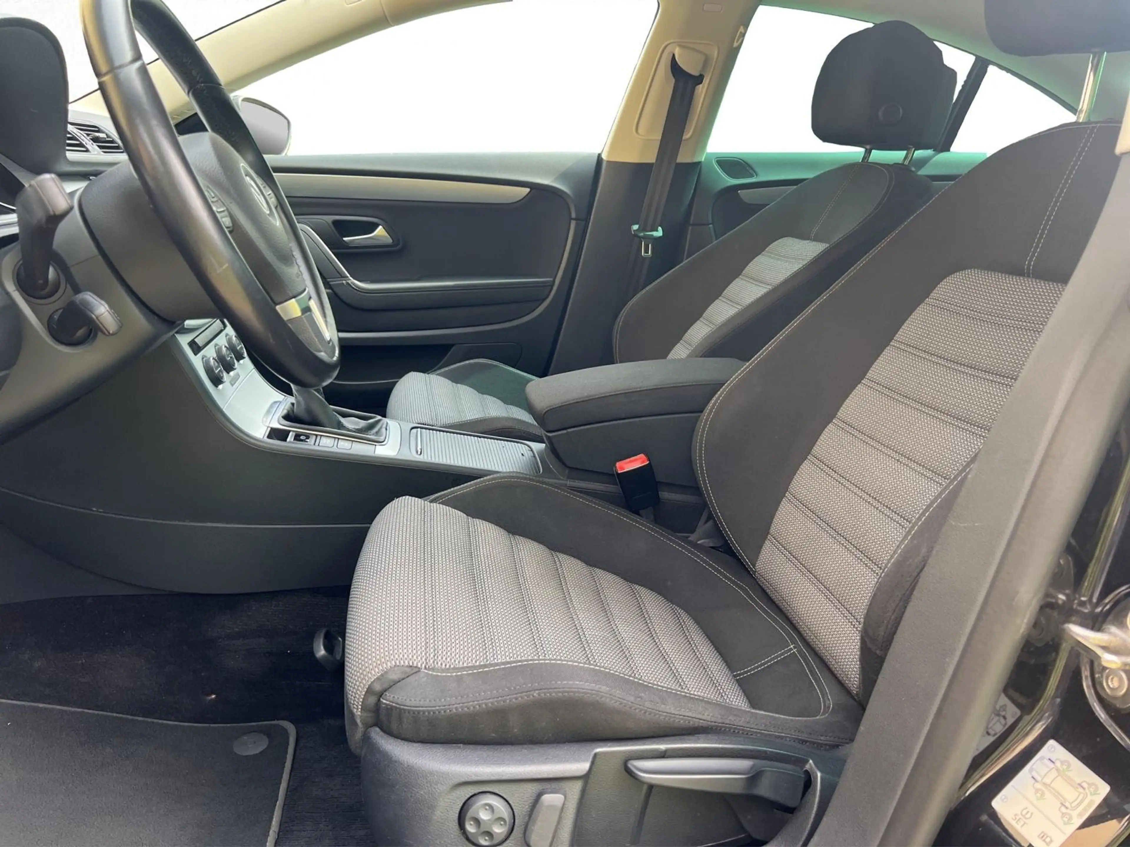 Volkswagen CC 2.0 TDi +17" ALU + Serviceheft + ZR NEU + Navi + — photo 12