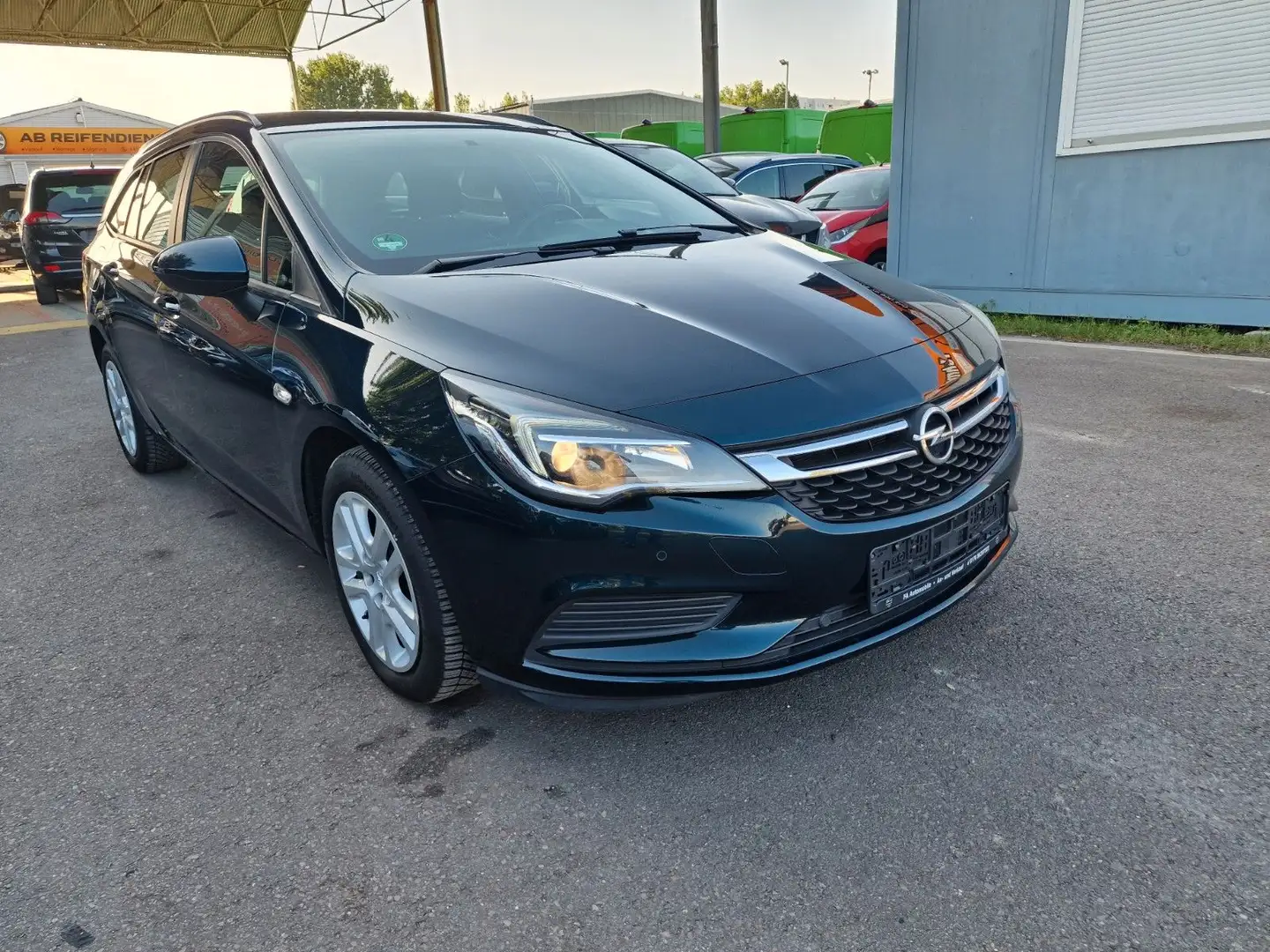 Opel Astra K Sports Tourer Edition Start/Stop Grün - 1