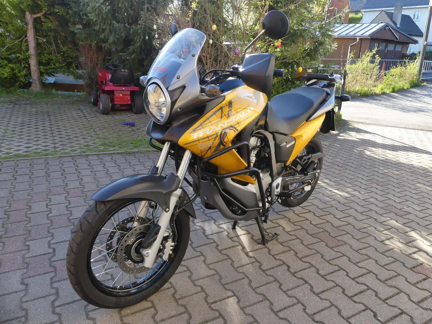 Honda Transalp XL700VA - 1
