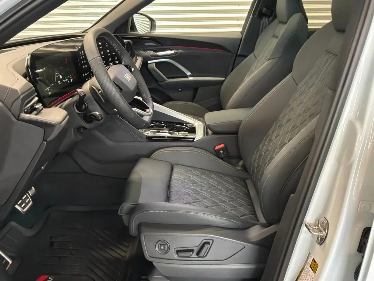 Audi SQ5 снимка Audi SQ5