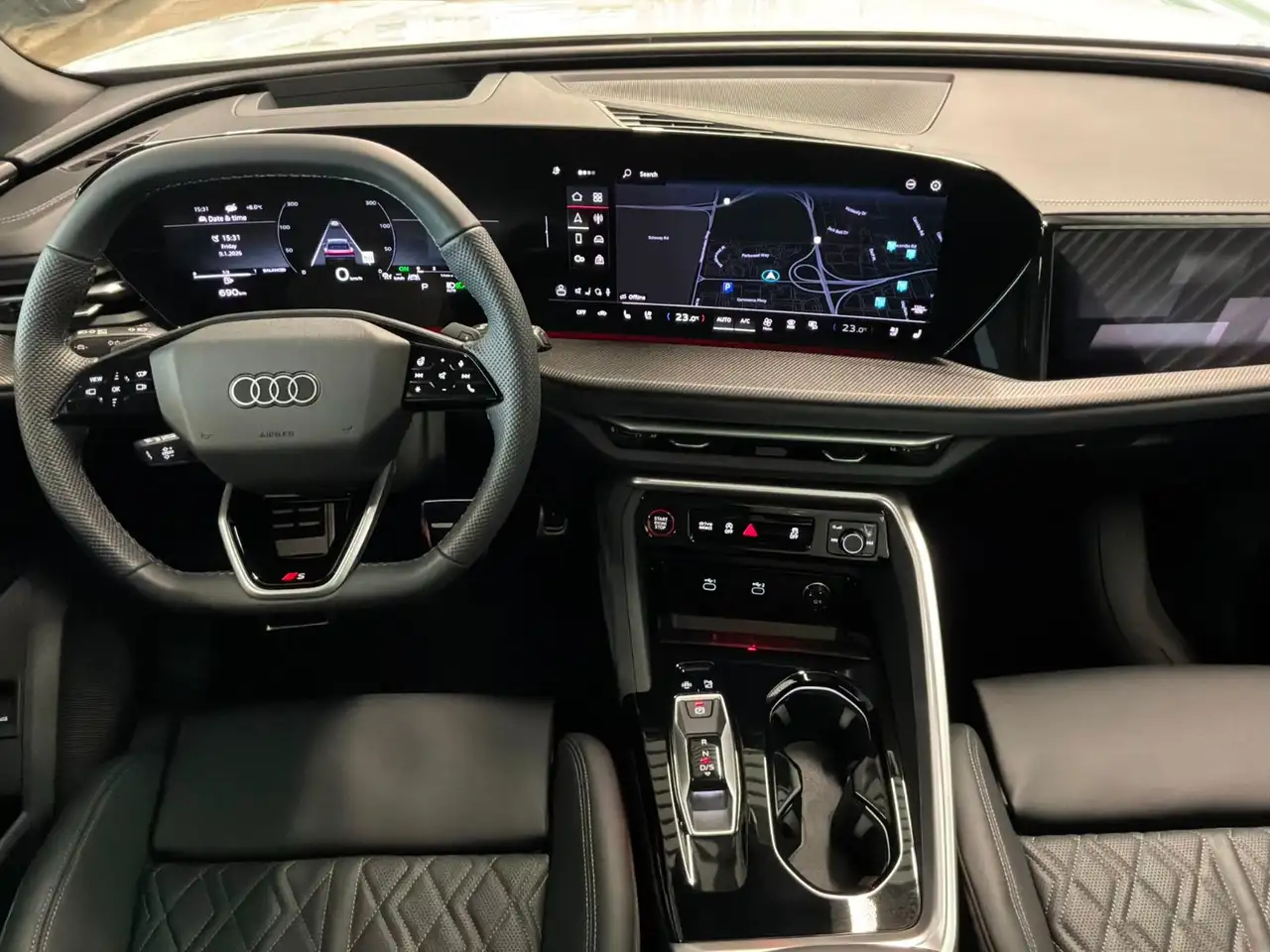 Audi SQ5 снимка Audi SQ5