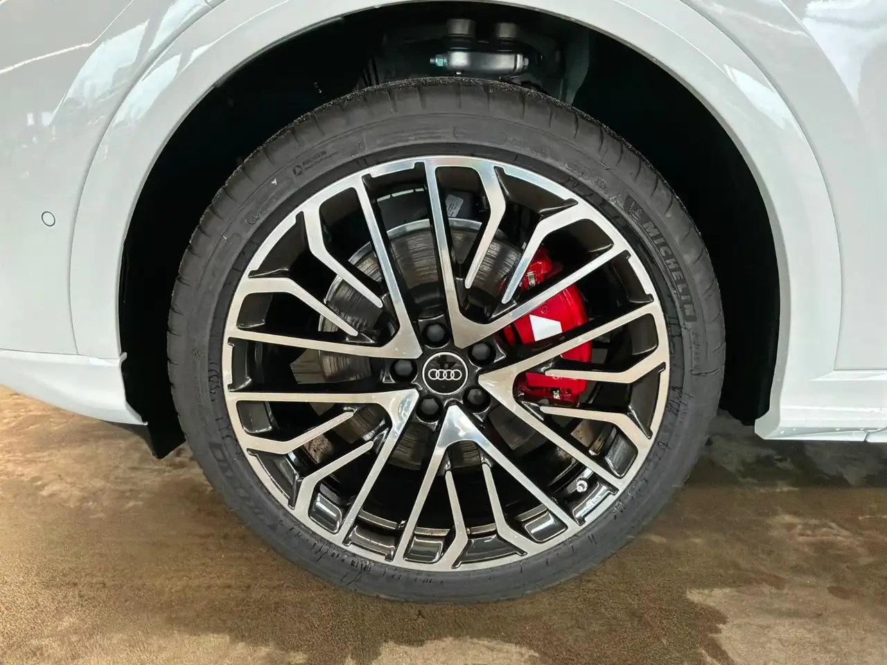 Audi SQ5 снимка Audi SQ5