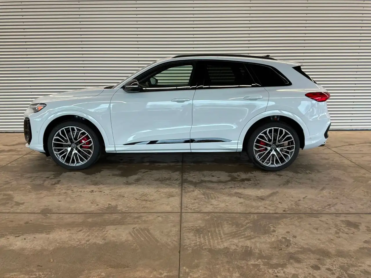 Audi SQ5 снимка Audi SQ5