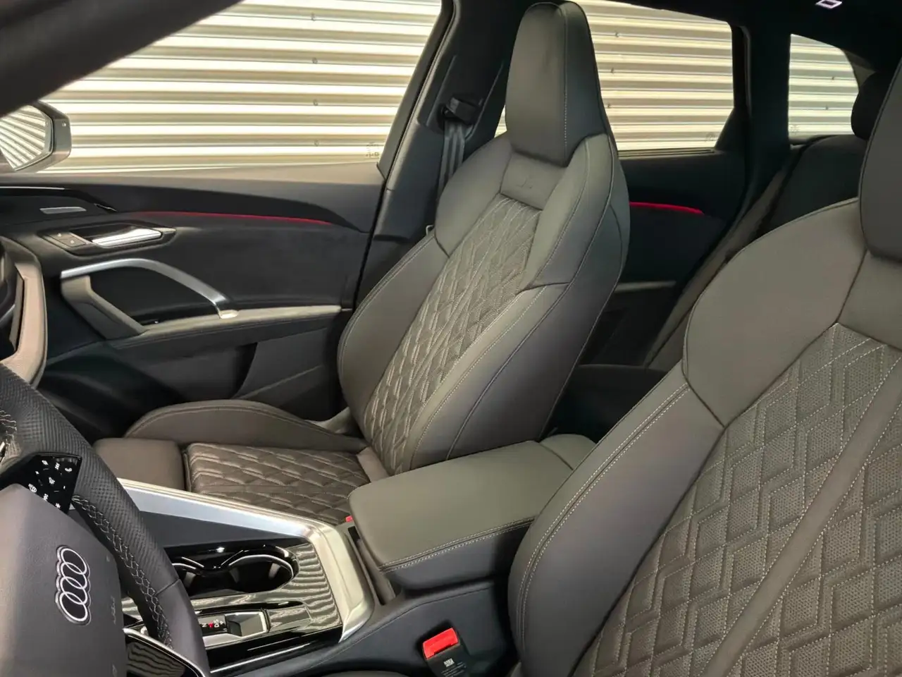 Audi SQ5 снимка Audi SQ5