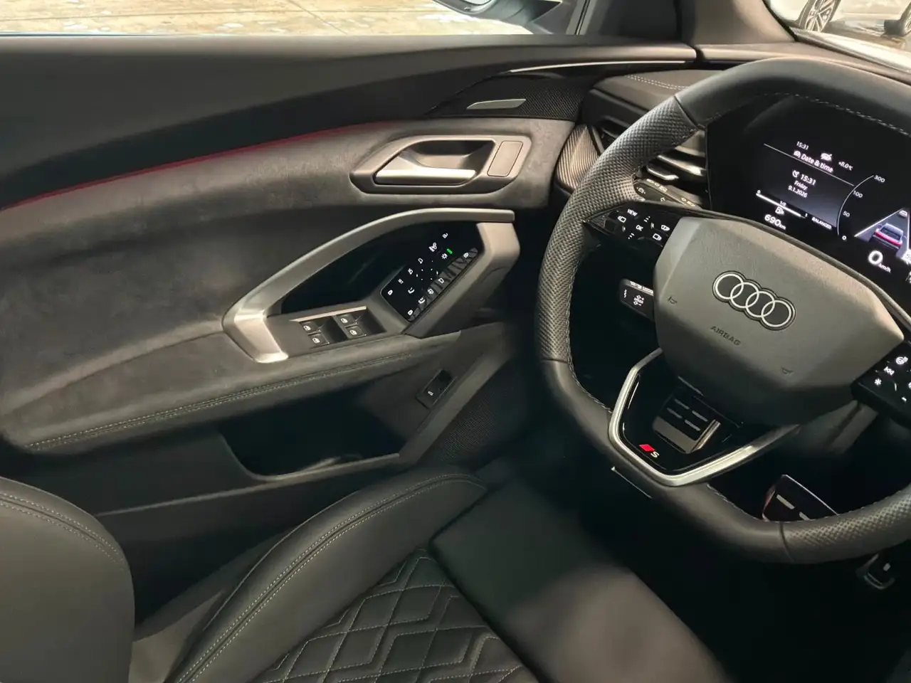 Audi SQ5 снимка Audi SQ5
