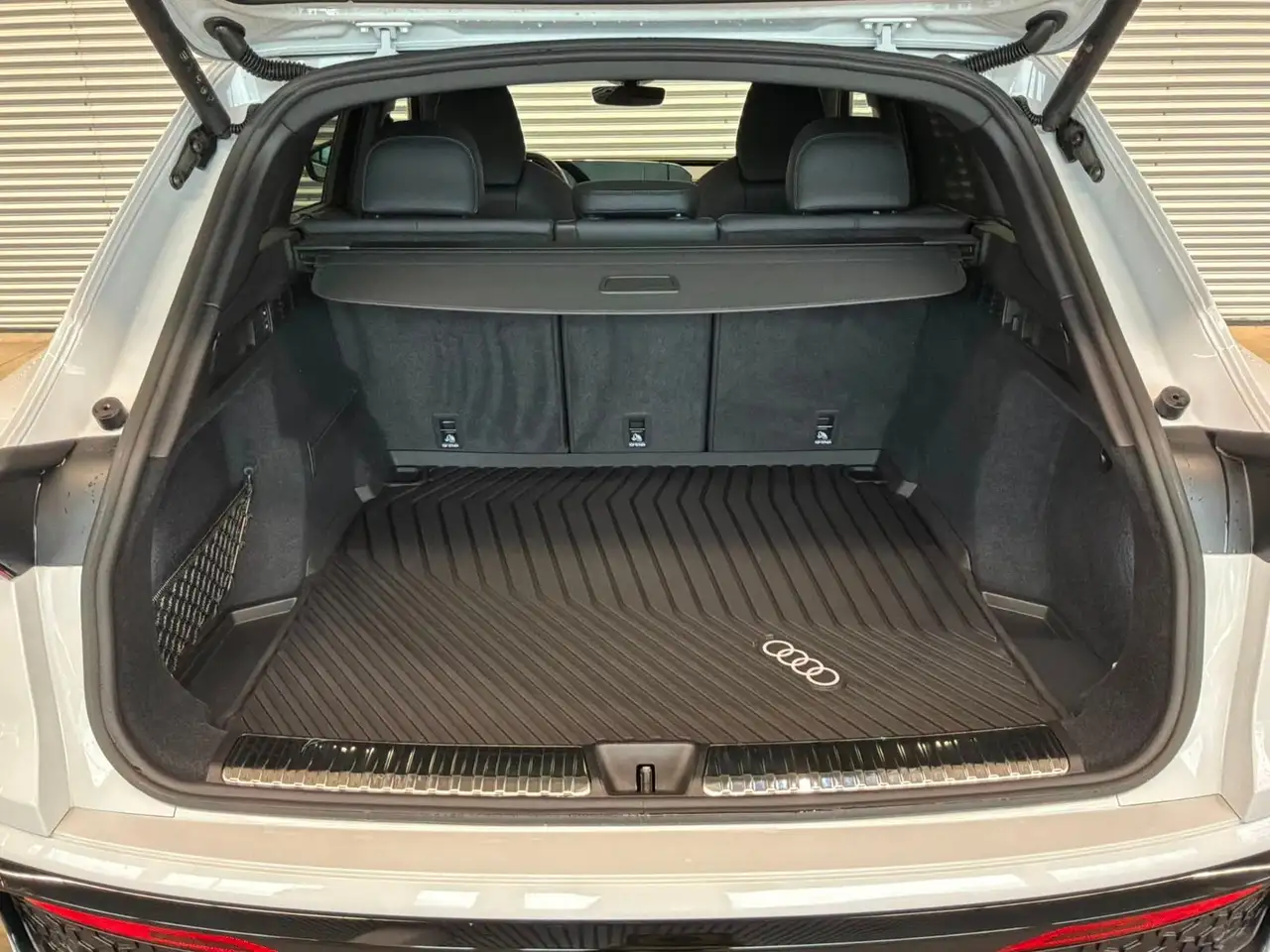 Audi SQ5 снимка Audi SQ5