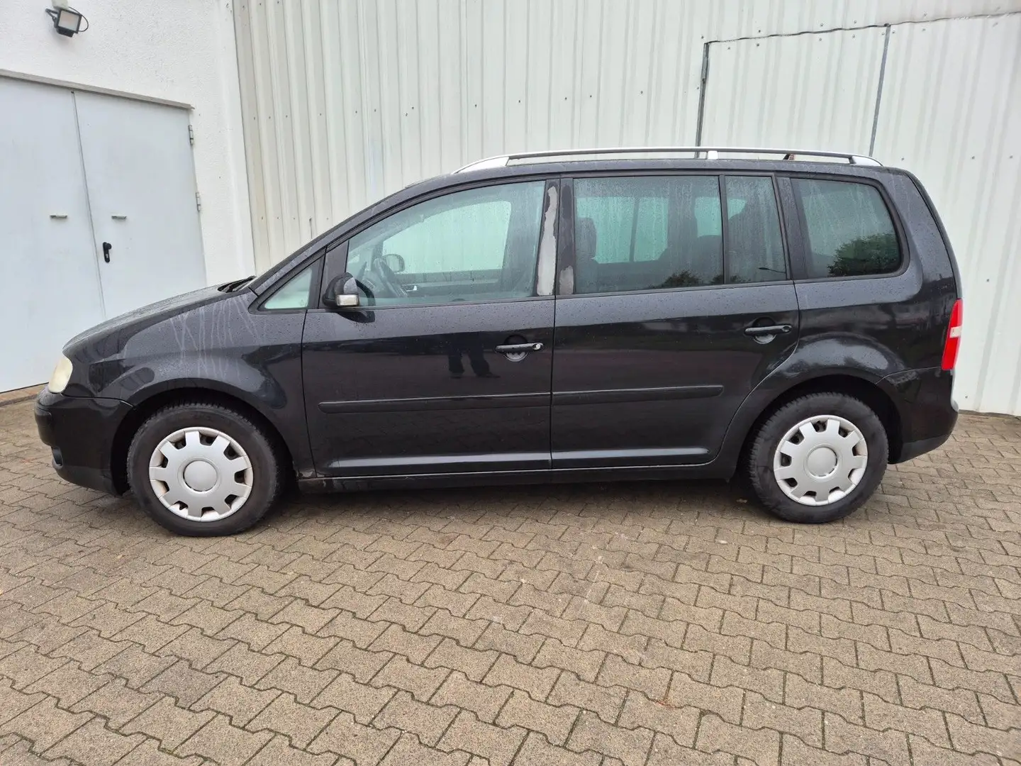 Volkswagen Touran Highline, 2.HAND, LEDER, AUTOMATIK, NAVI Schwarz - 2